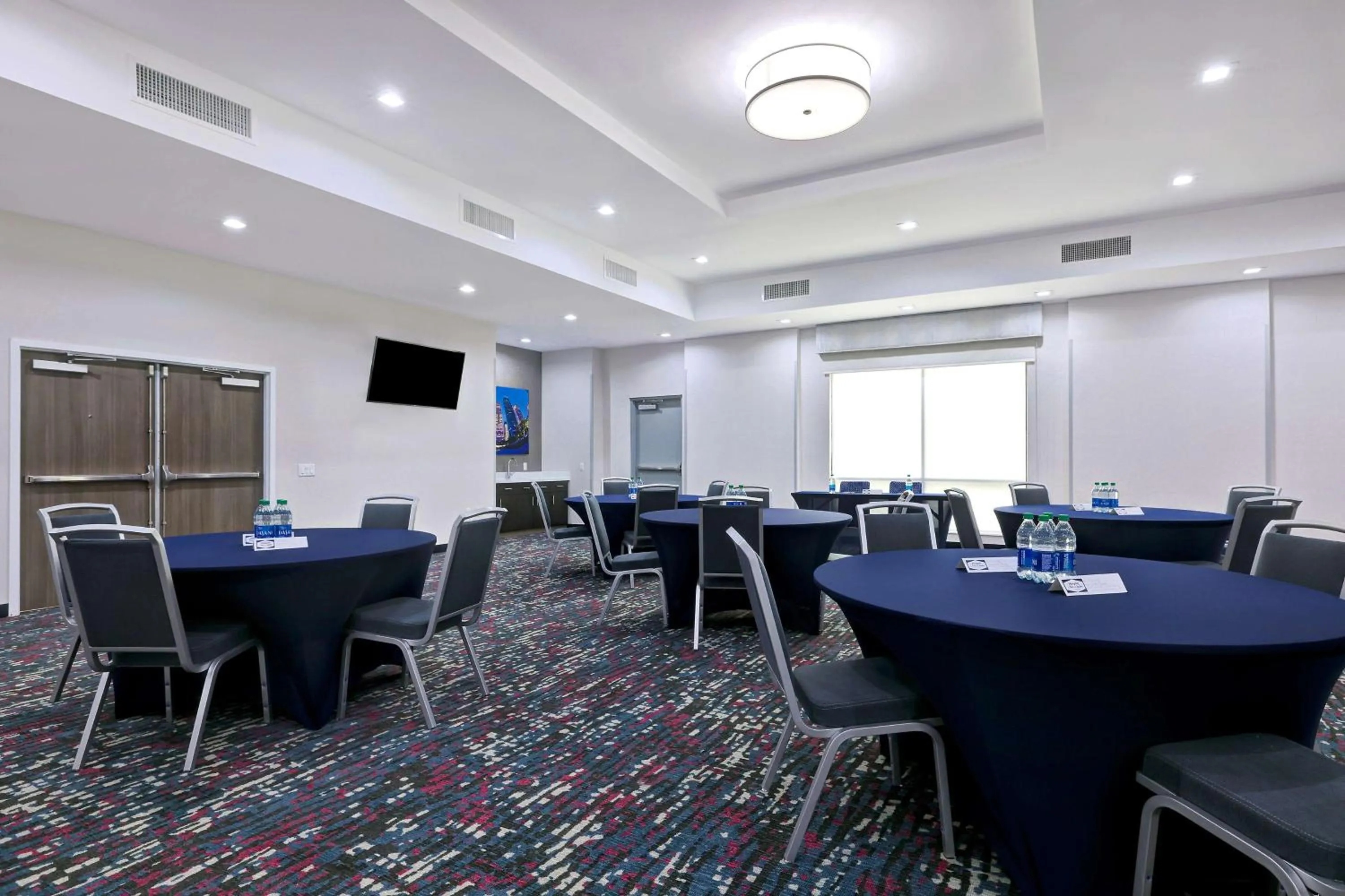 Meeting/conference room in Hampton Inn & Suites Houston East Beltway 8, Tx