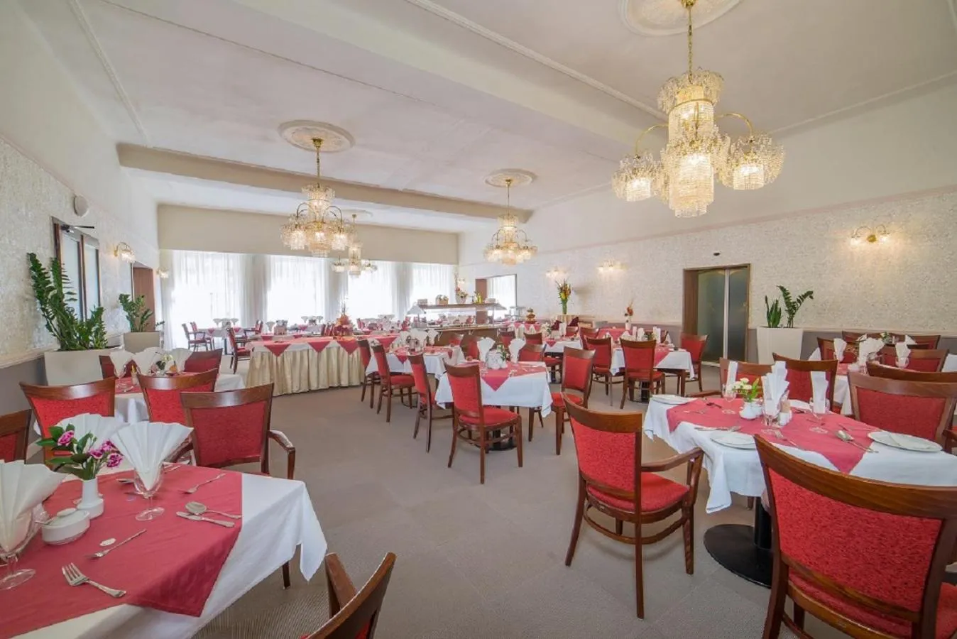 Restaurant/places to eat in Savoy Spa & Kurhotel