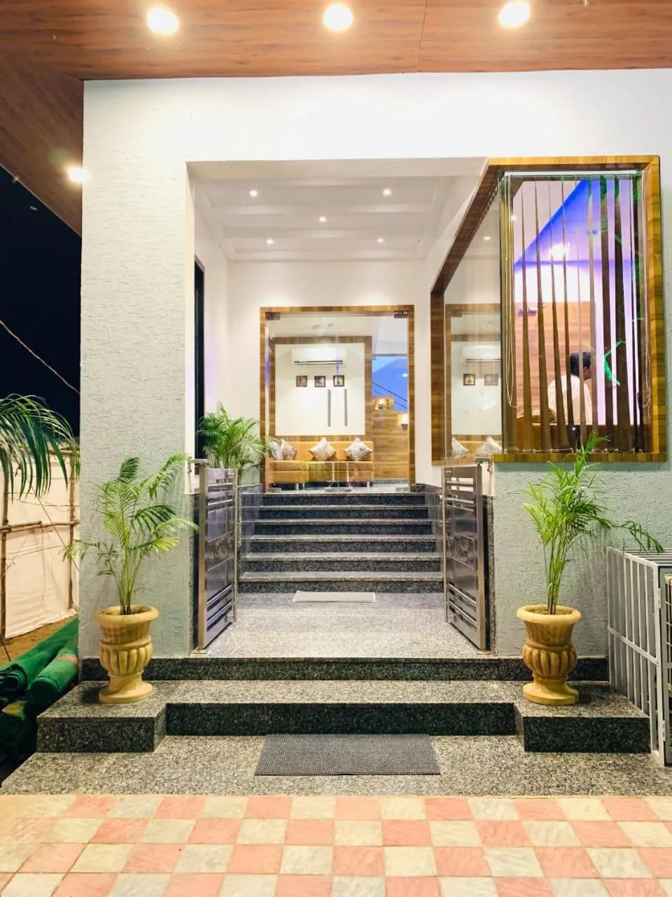 Facade/entrance in Hotel Sheetal