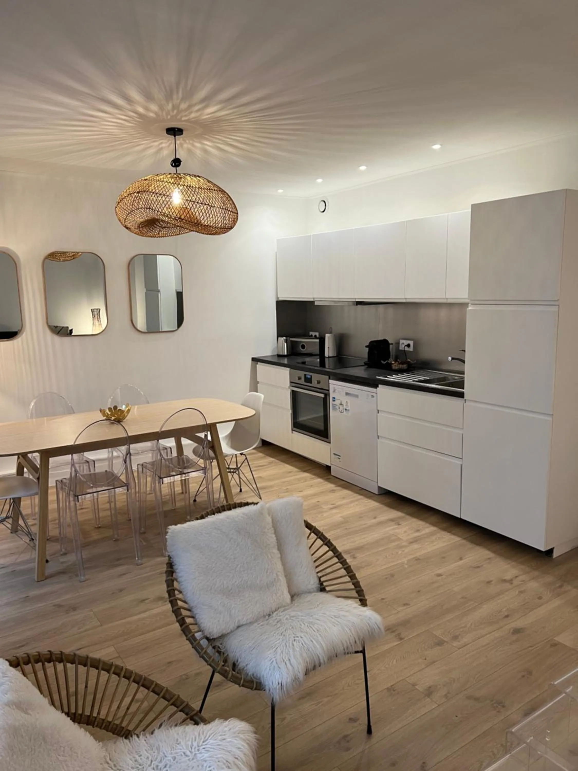 Kitchen or kitchenette in NOTRE DAME - STYLISH APARTMENT