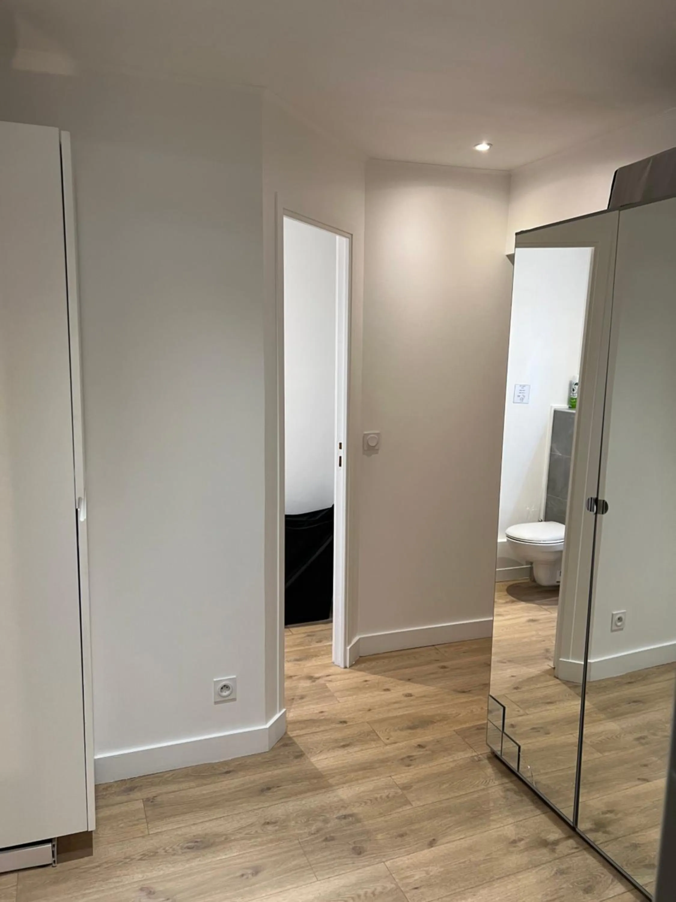 wardrobe in NOTRE DAME - STYLISH APARTMENT