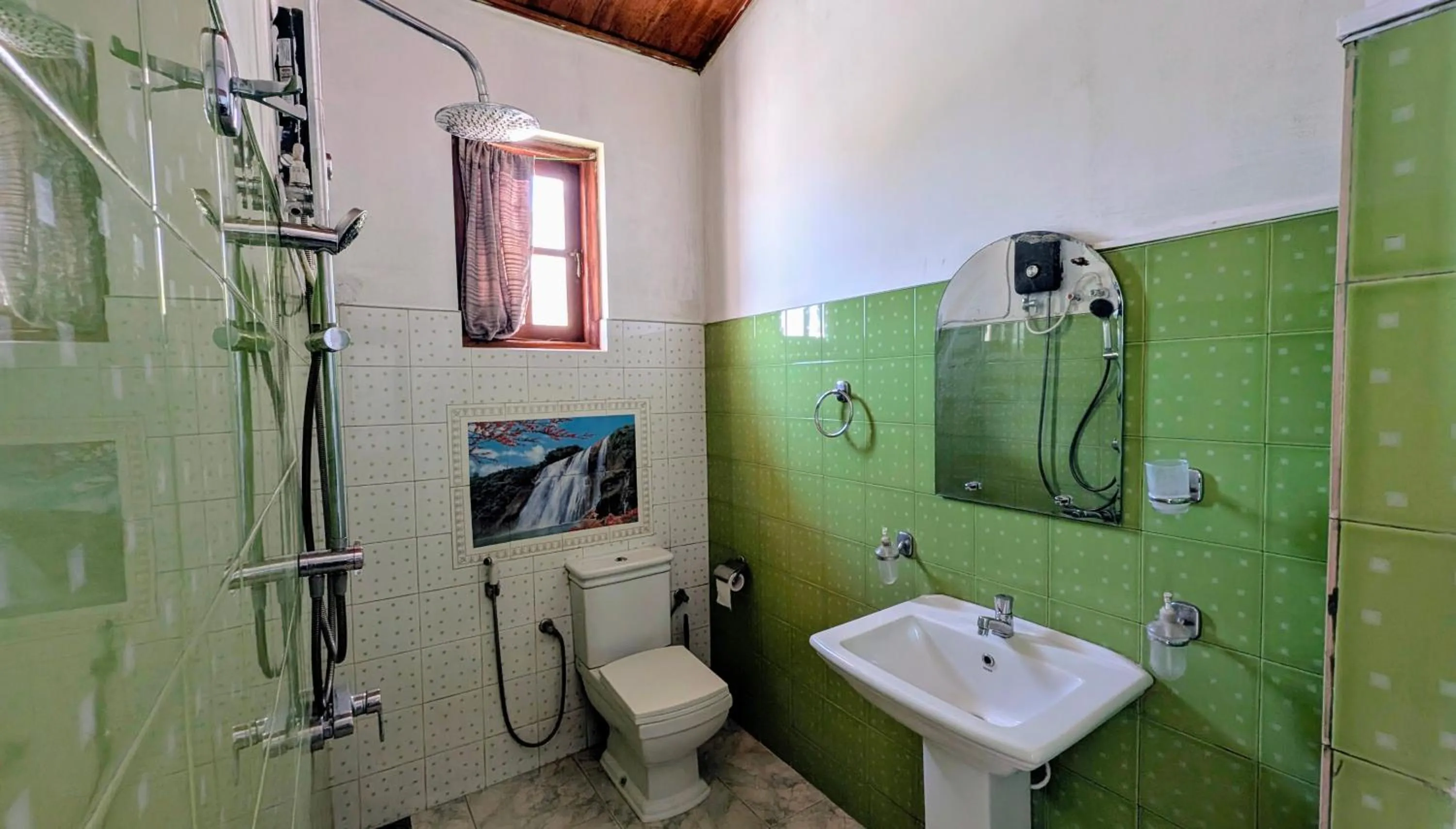 Bathroom in The Mist Holiday Bungalow