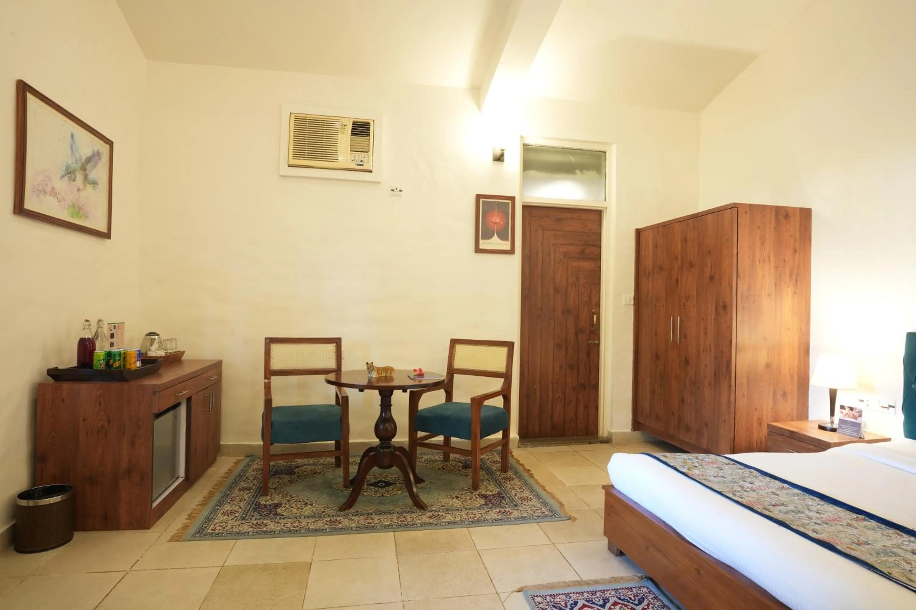 Living room, Bed in Astroport Sariska Treetop by Eight Continents