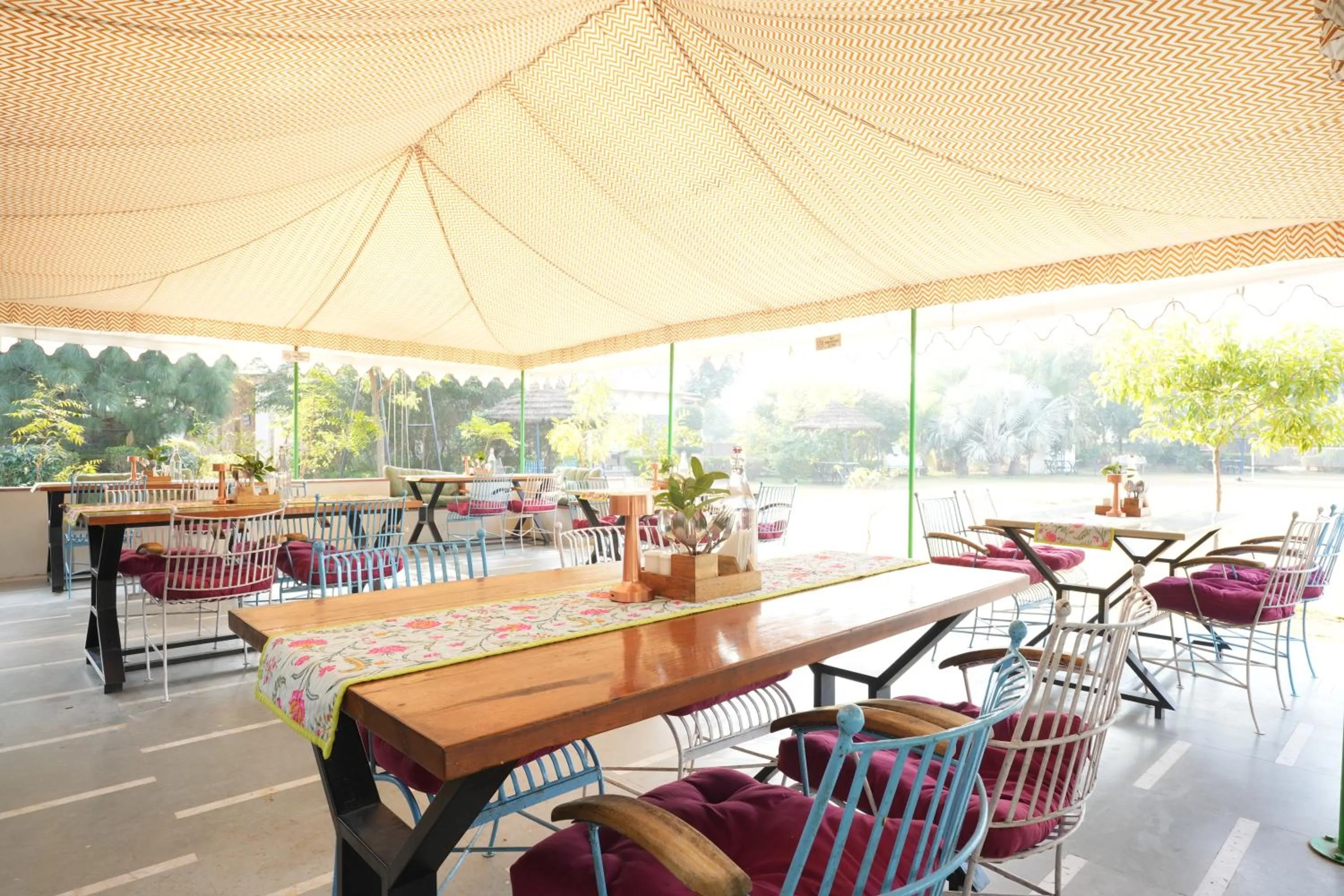 Restaurant/places to eat in Astroport Sariska Treetop by Eight Continents