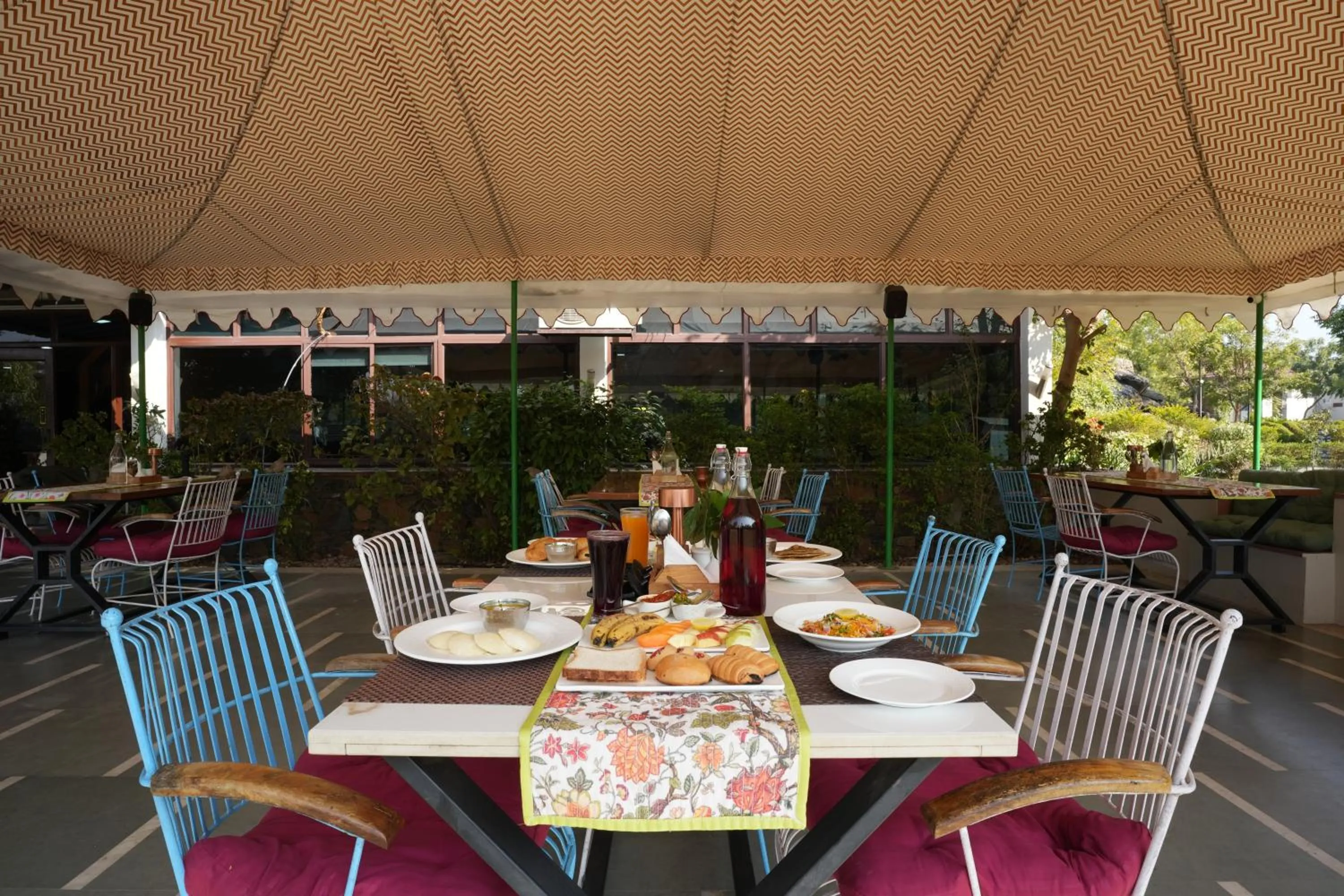 Restaurant/places to eat in Astroport Sariska Treetop by Eight Continents