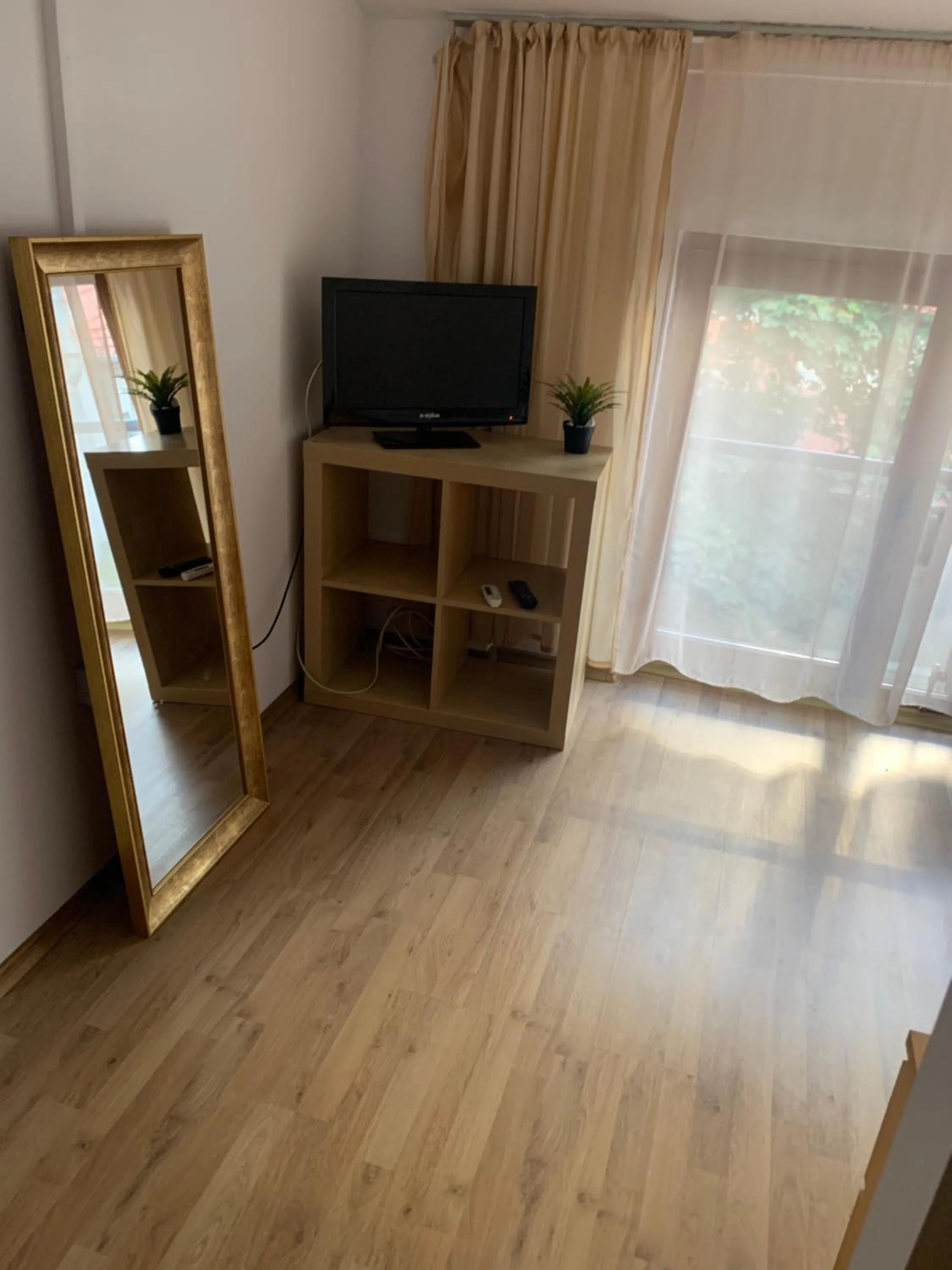 Happy Accomodation