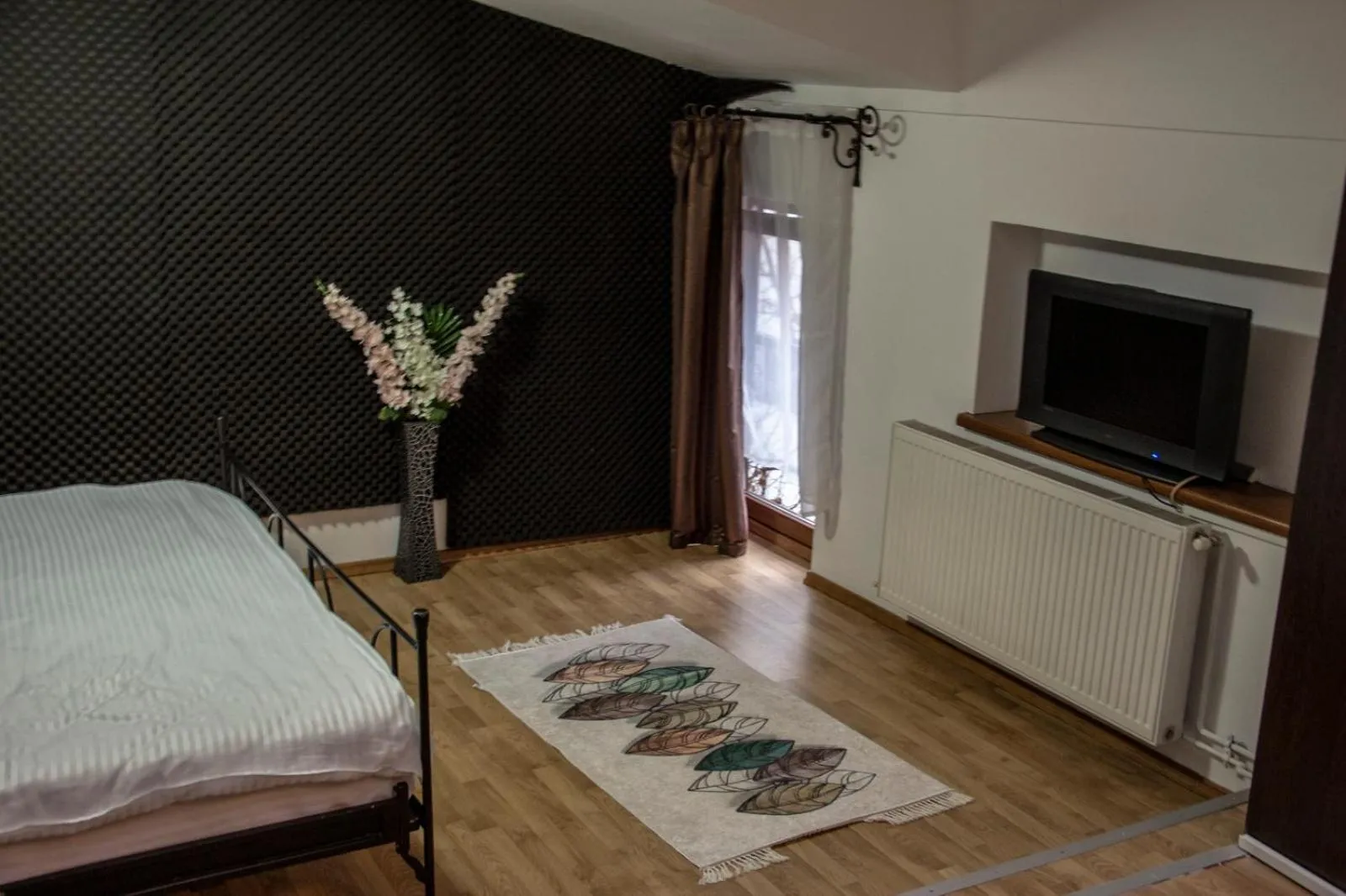 TV and multimedia, Bed in Happy Accomodation