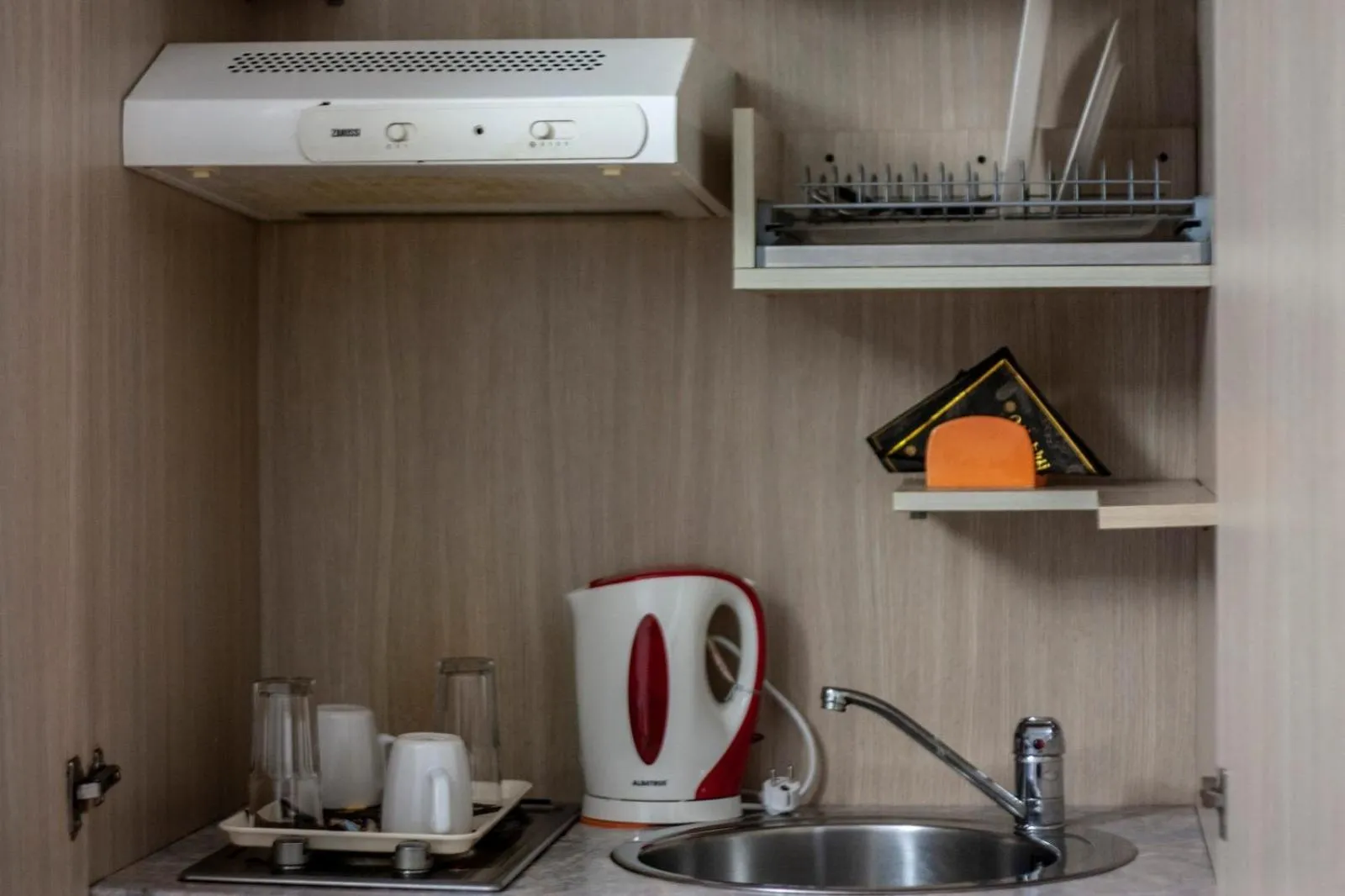 Coffee/tea facilities in Happy Accomodation