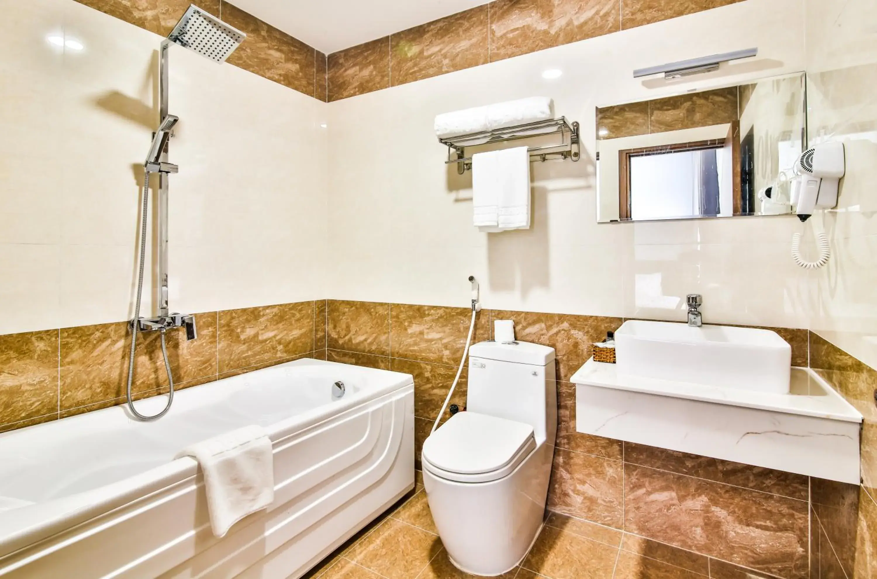 Deluxe Double Room with Bath in Grand Lee Hotel Deluxe Double Room with Bath in Grand Lee Hotel