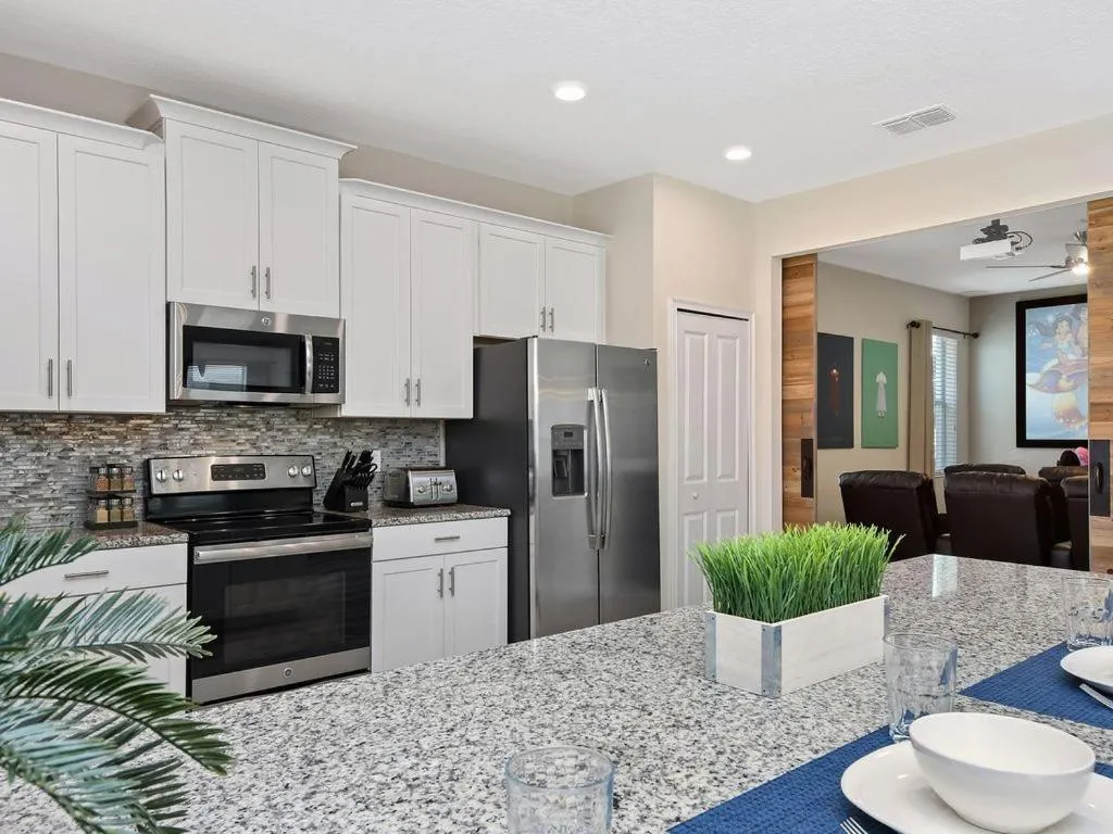 Kitchen or kitchenette in Sun Gathering House