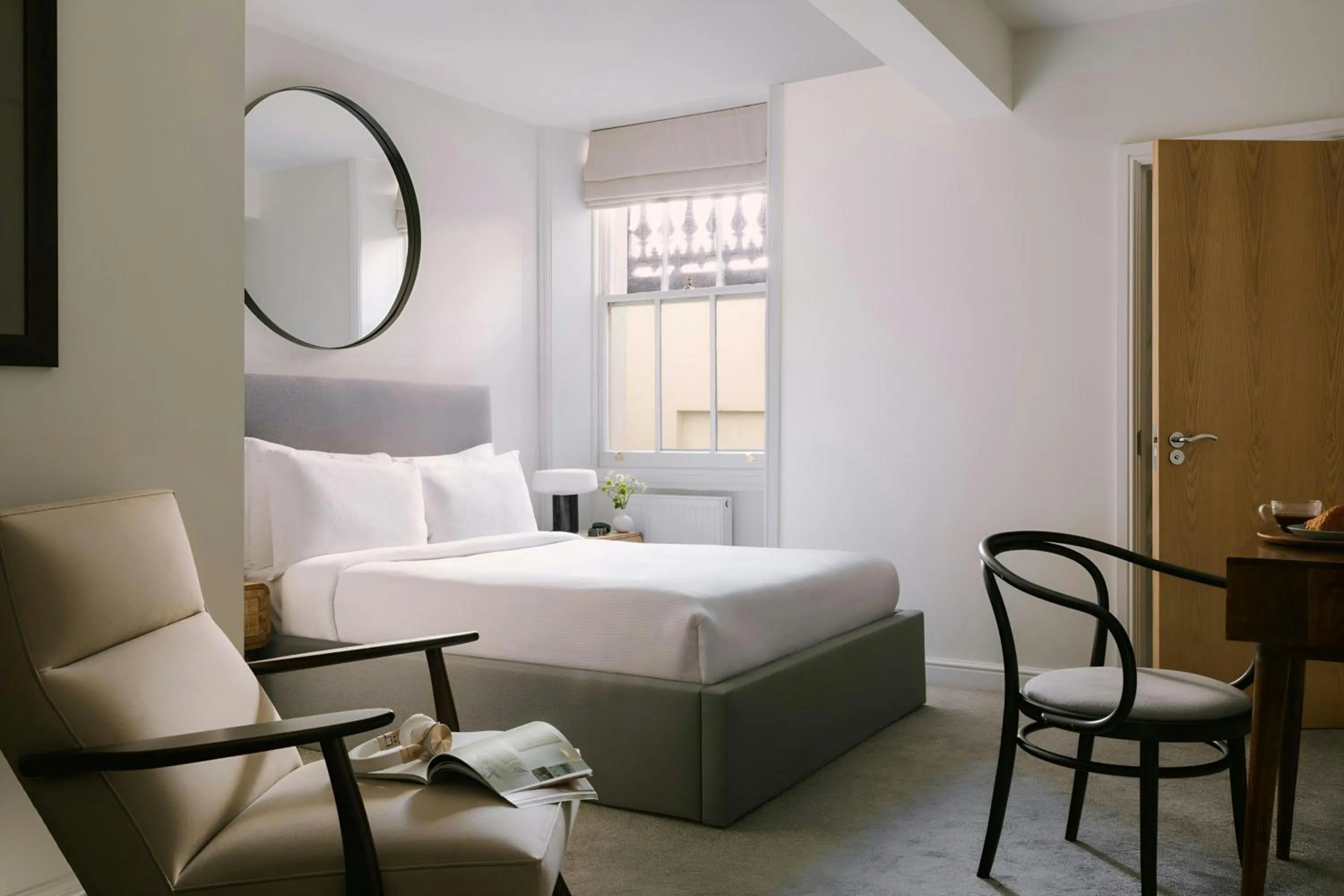 Bedroom, Bed in Kensington Gardens Hotel, Sonder by Marriott Bonvoy