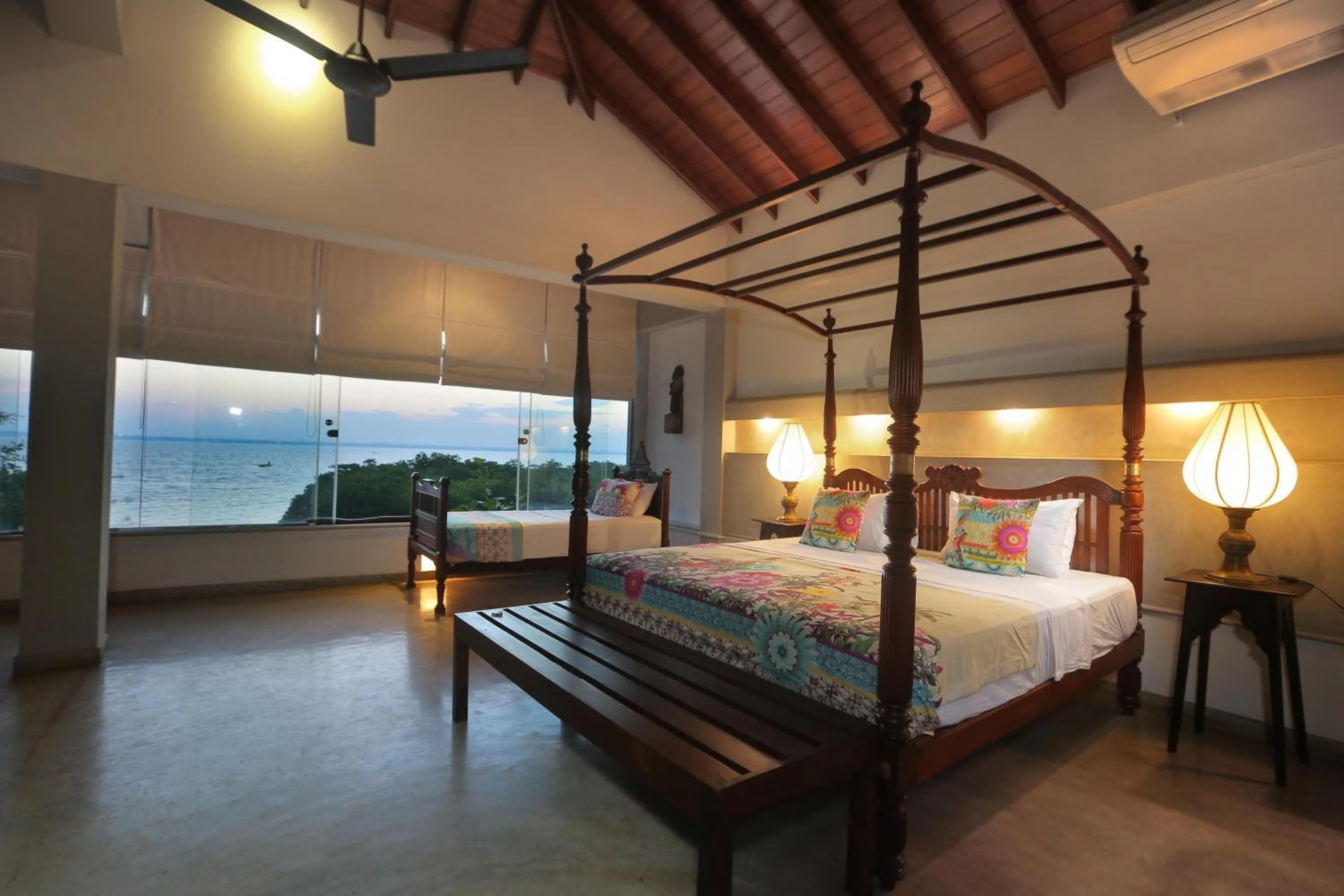 Property building, Bed in Villa Hundira