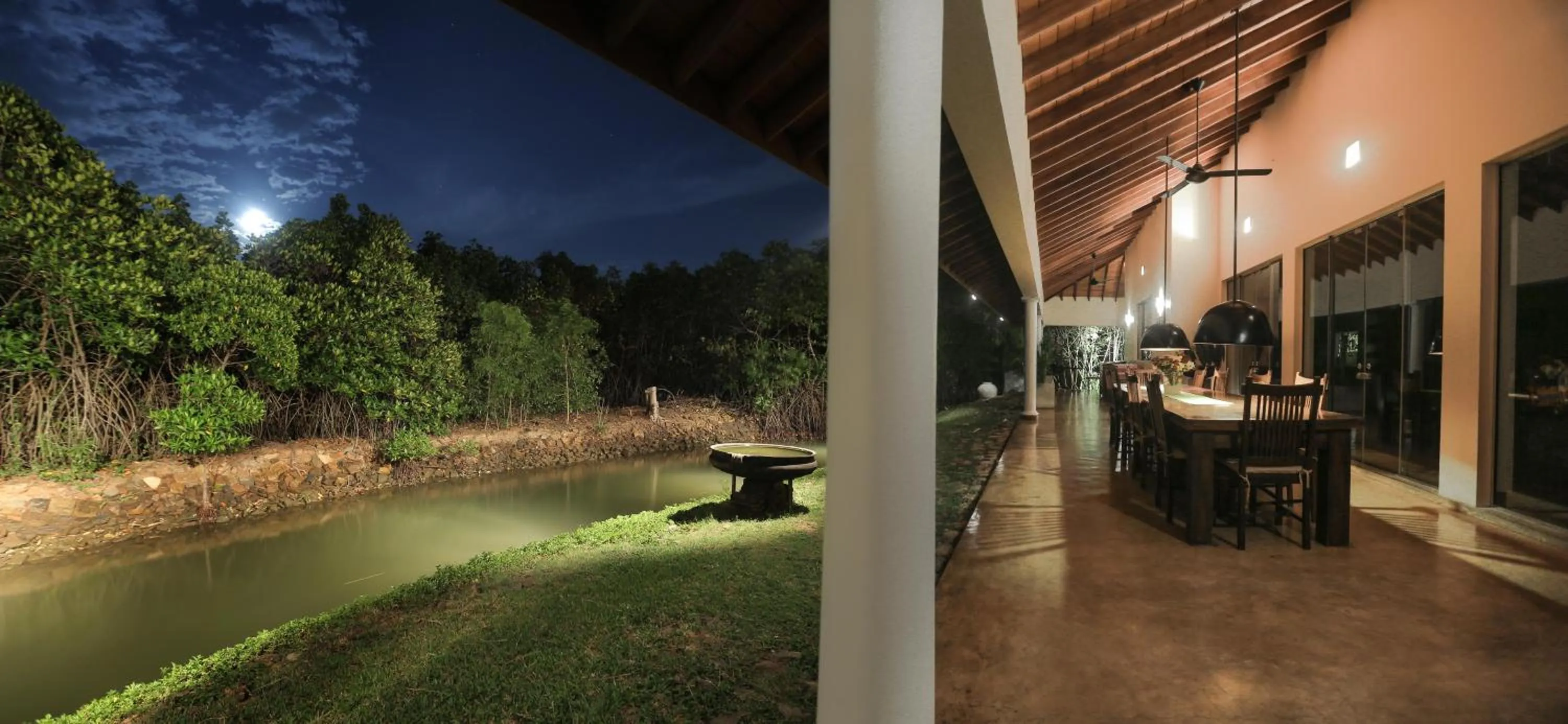 Night in Villa Hundira