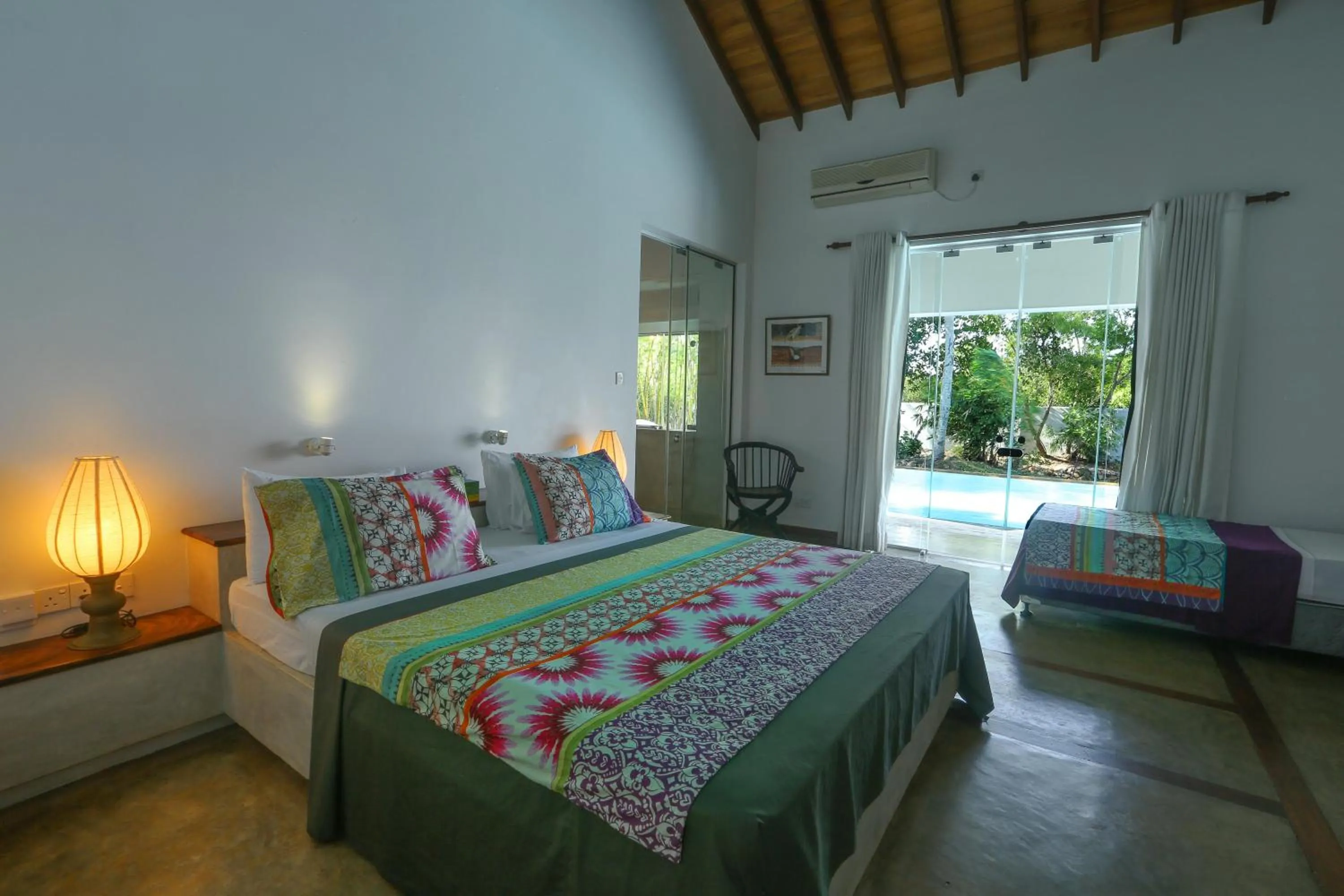 Property building, Bed in Villa Hundira