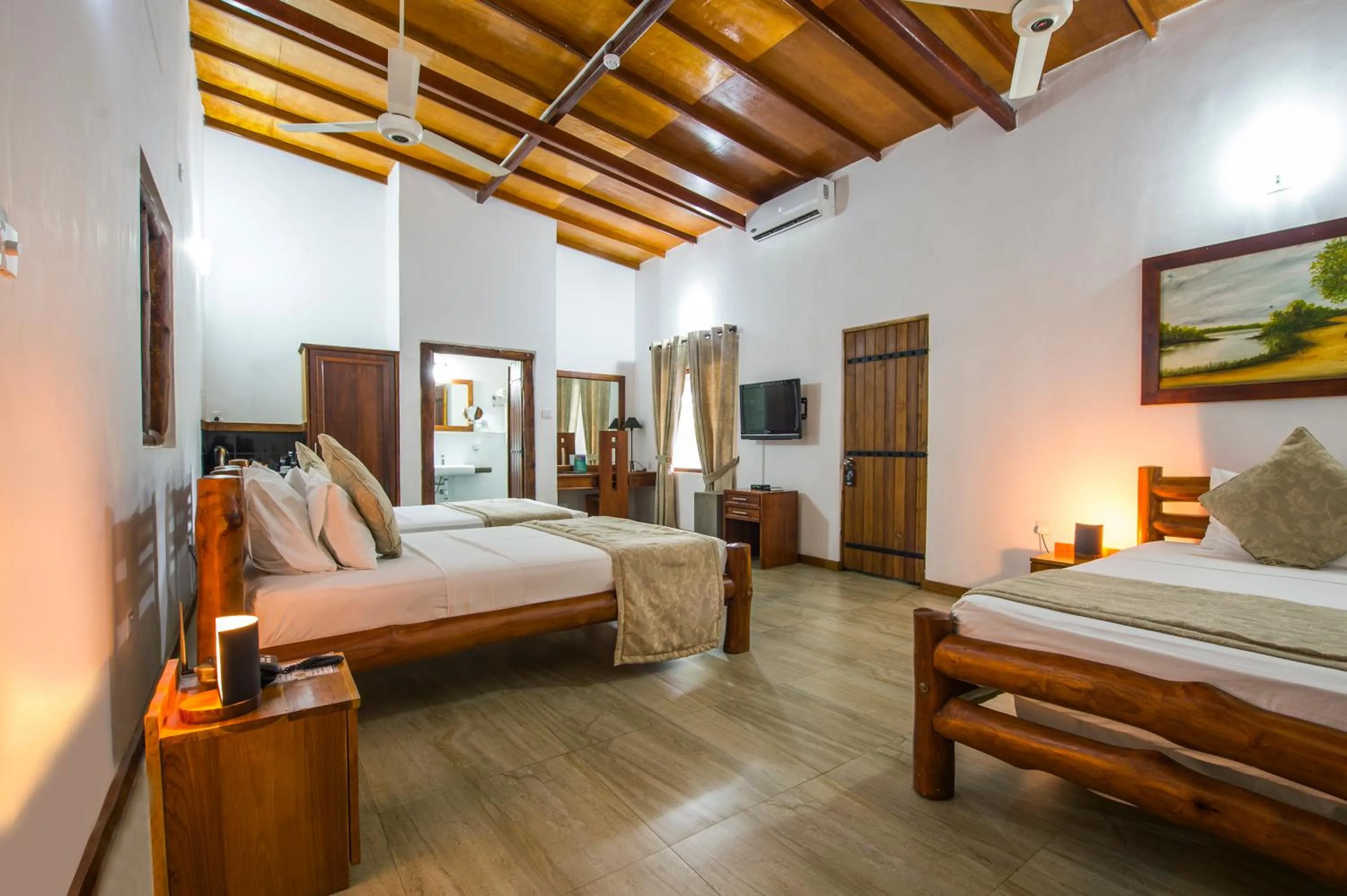 Bed in Kalu's Hideaway Udawalawe