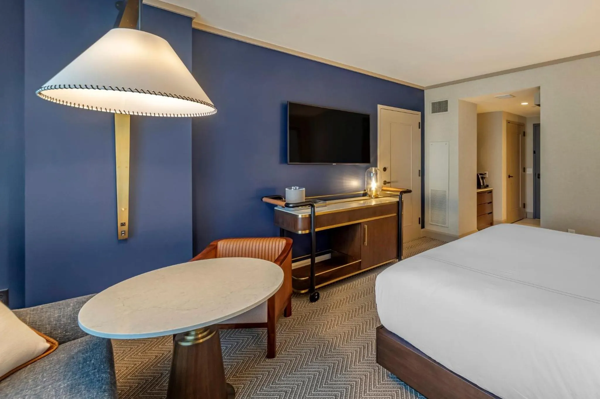 Photo of the whole room, Bed in Omni Oklahoma City Hotel