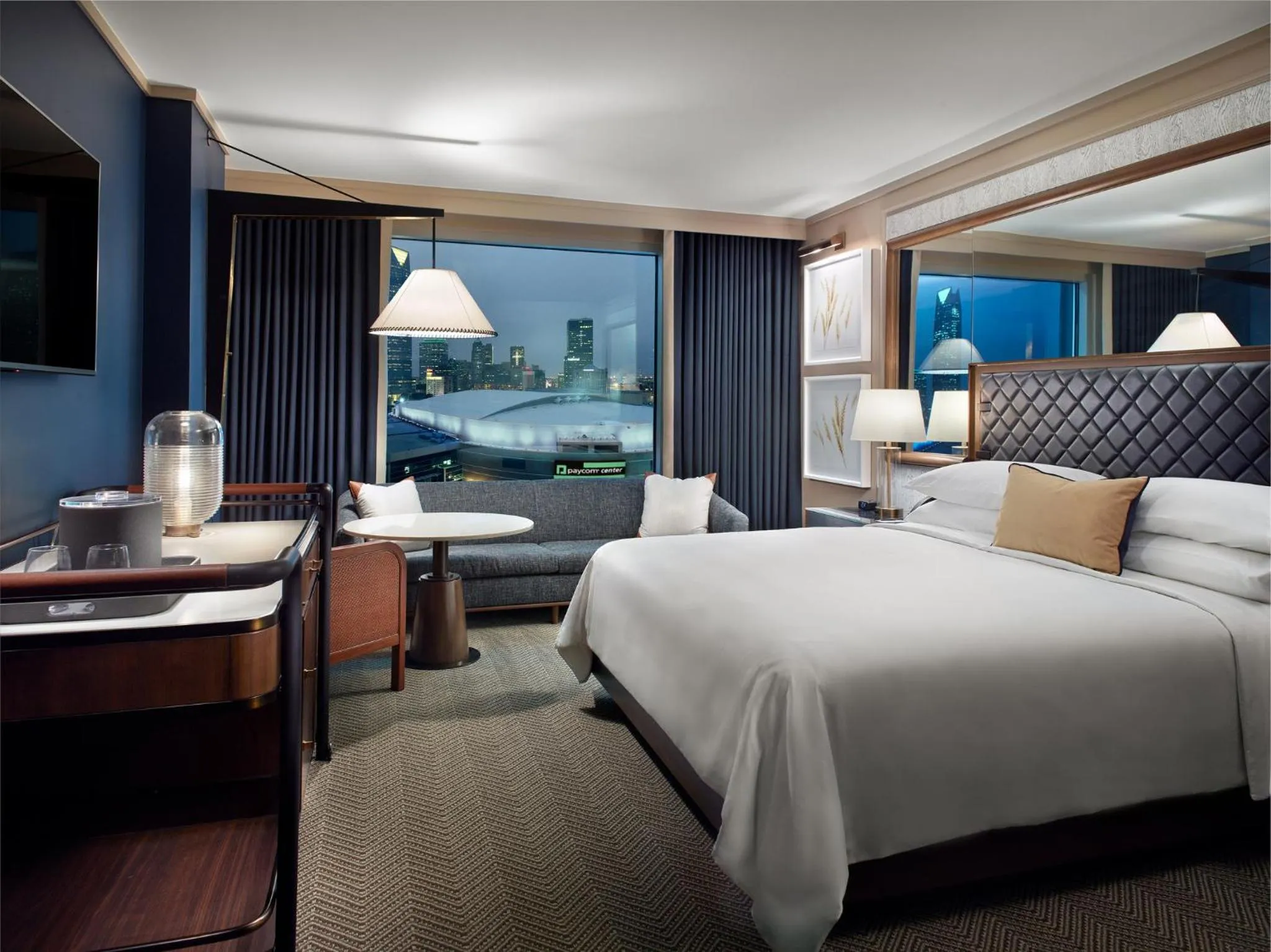 Bedroom, Bed in Omni Oklahoma City Hotel