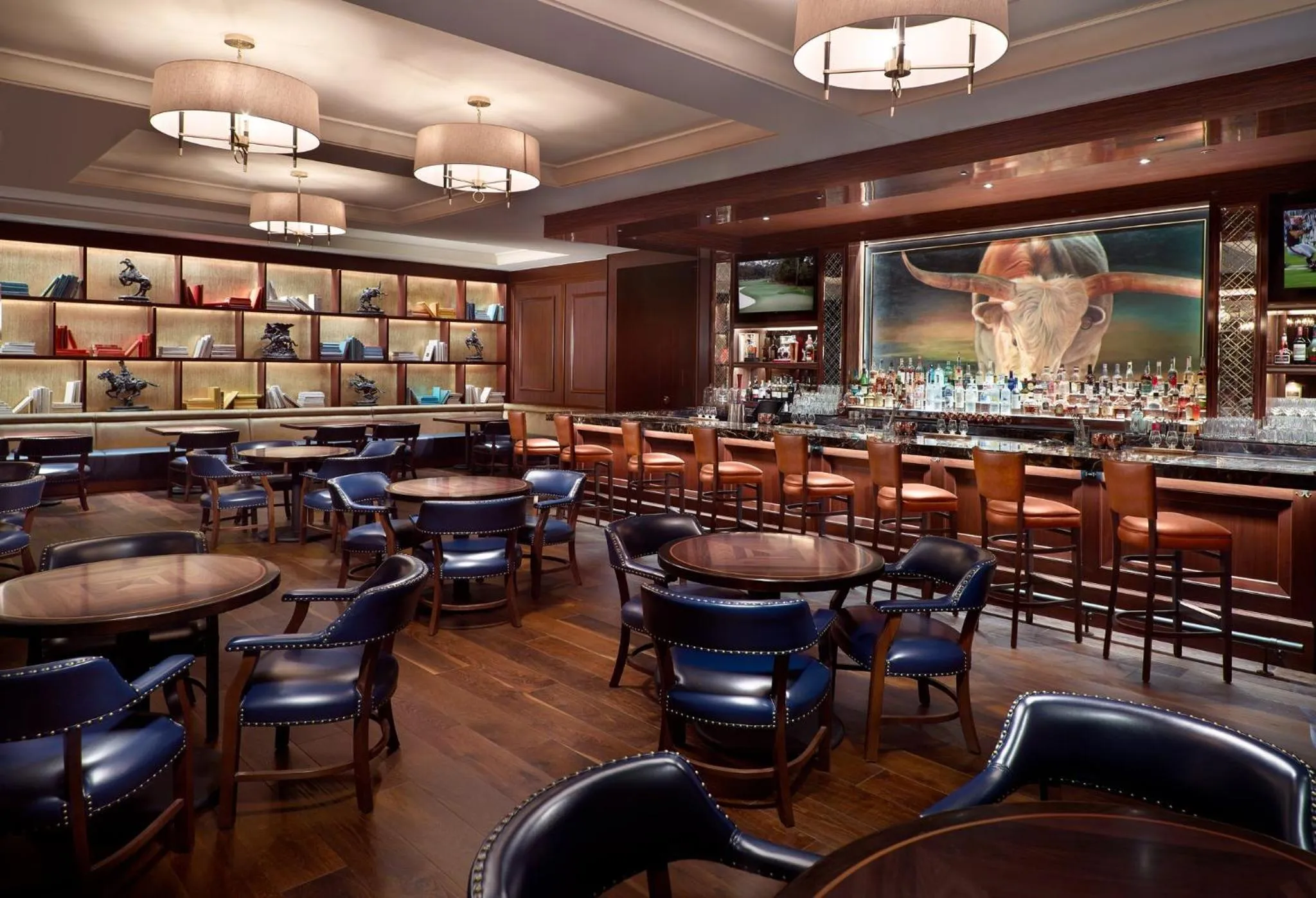 Lounge or bar in Omni Oklahoma City Hotel