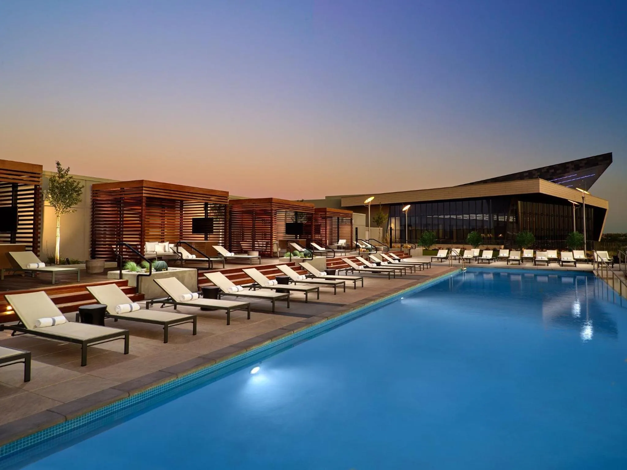 Swimming pool in Omni Oklahoma City Hotel