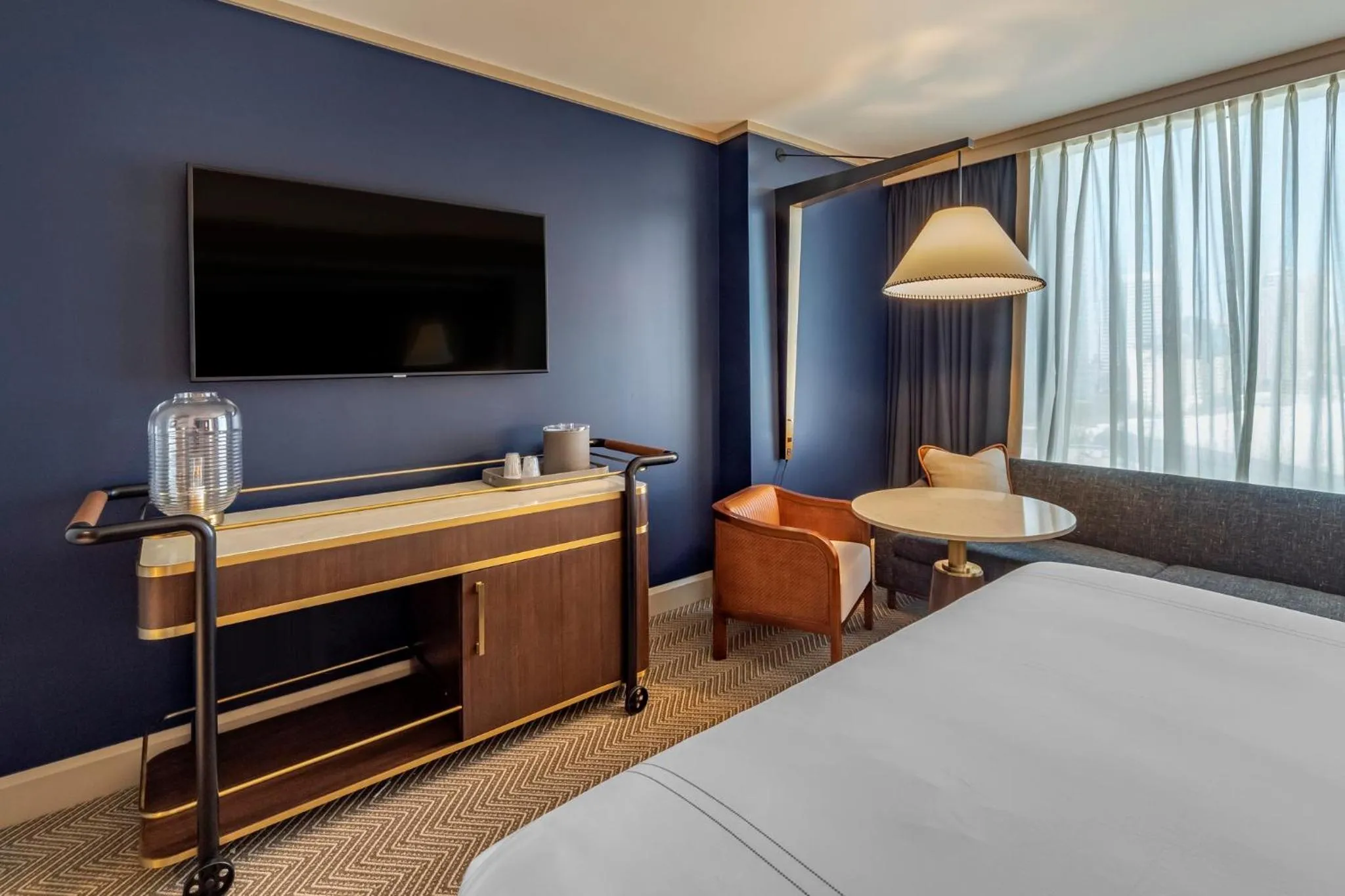 Photo of the whole room, Bed in Omni Oklahoma City Hotel