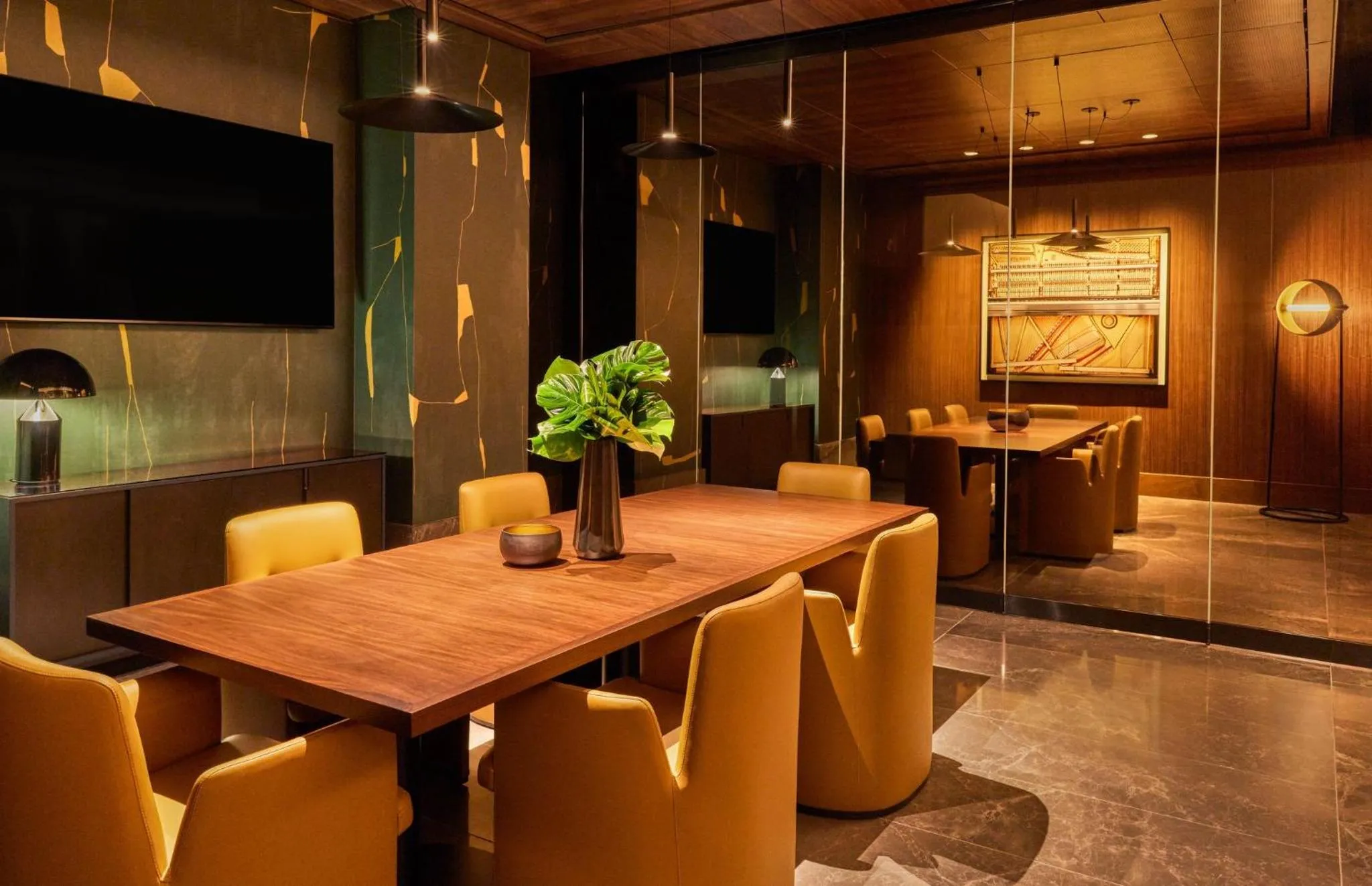 Restaurant/places to eat in Omni Boston Hotel at the Seaport