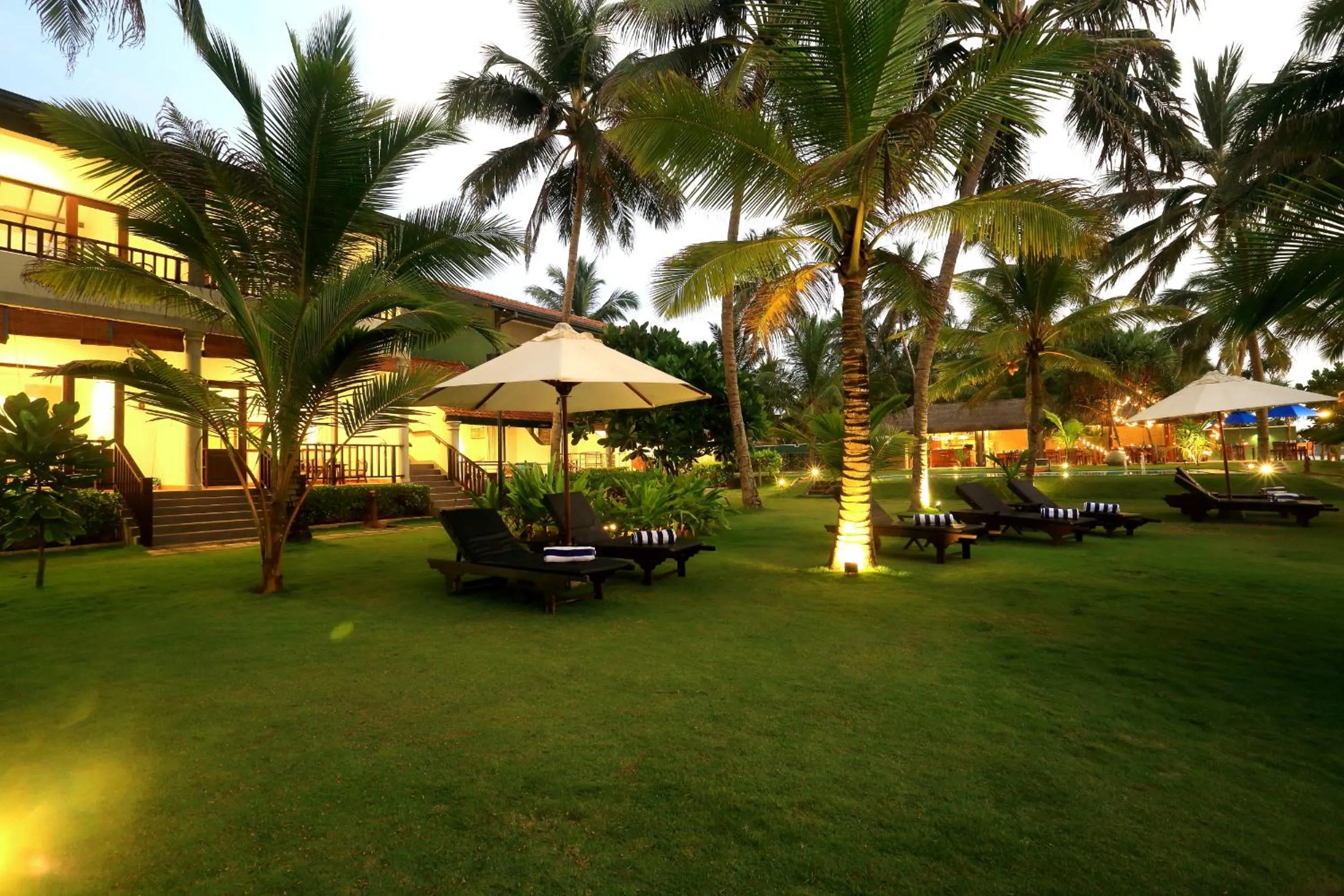 Property building in Sea Rock Villa