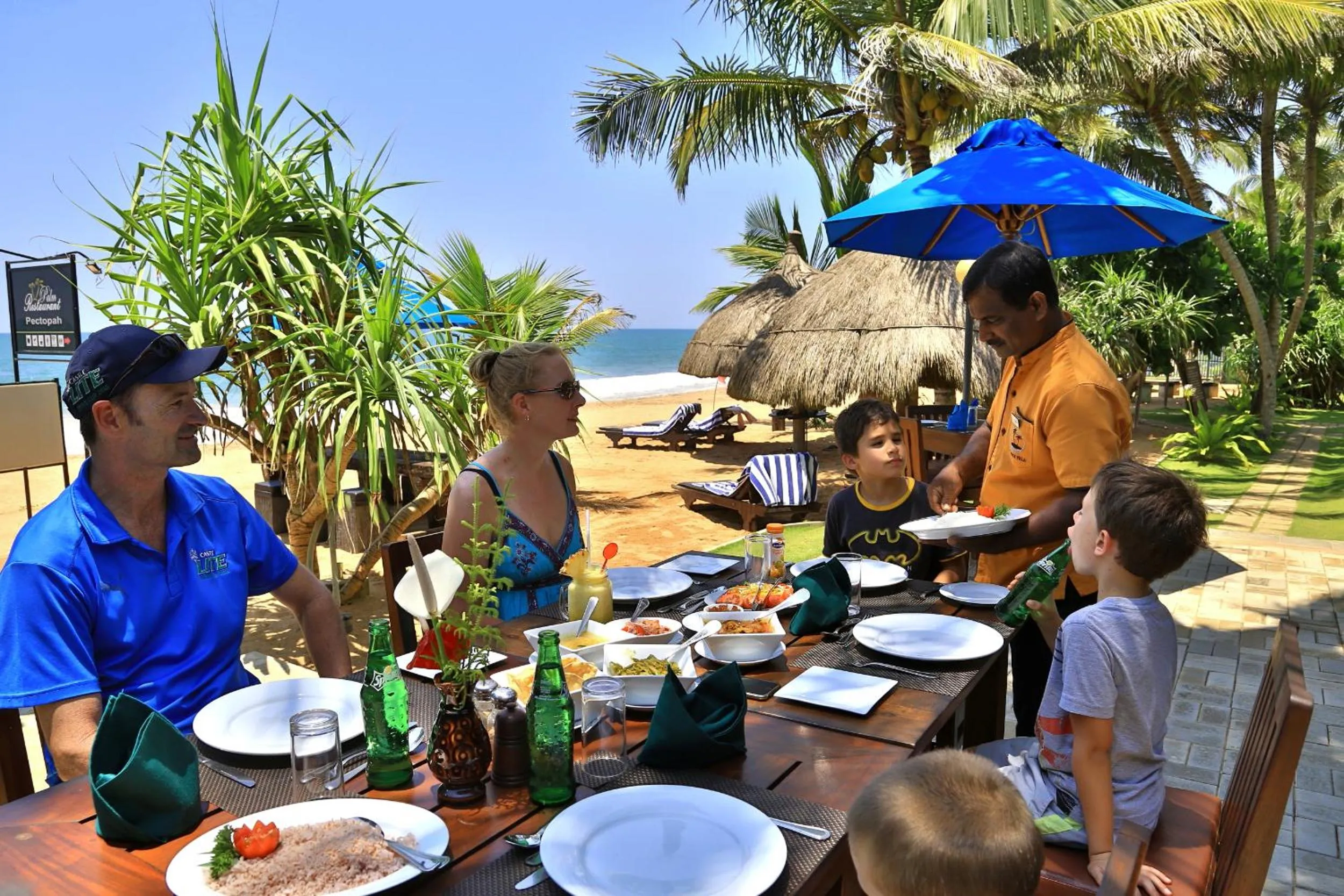 Food and drinks in Sea Rock Villa