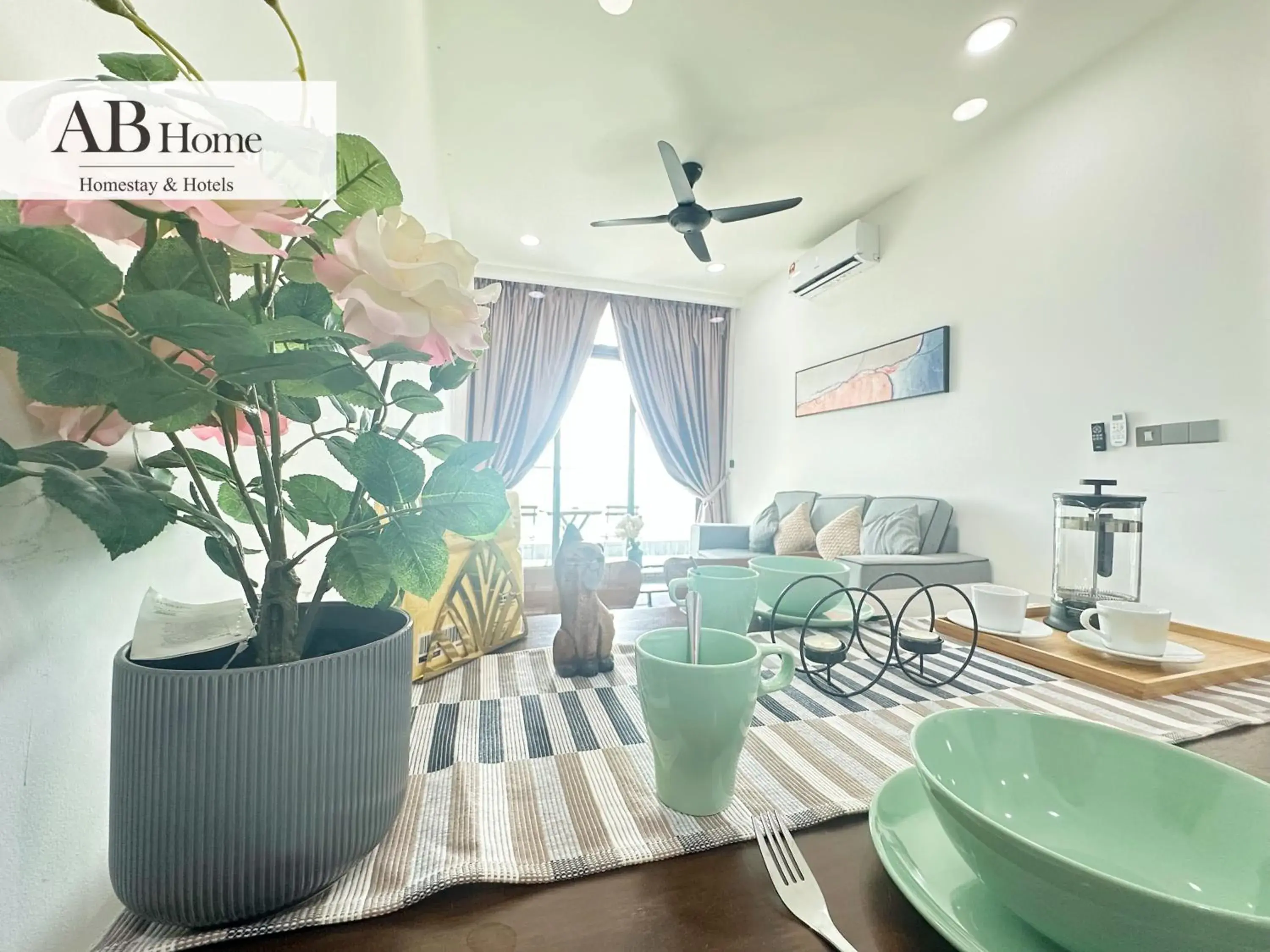 Dining area in ABHOME "JAPAN SUITE" #GreenHaven #Olympic Pool #360"SeaView #JB Dining area in ABHOME "JAPAN SUITE" #GreenHaven #Olympic Pool #360"SeaView #JB
