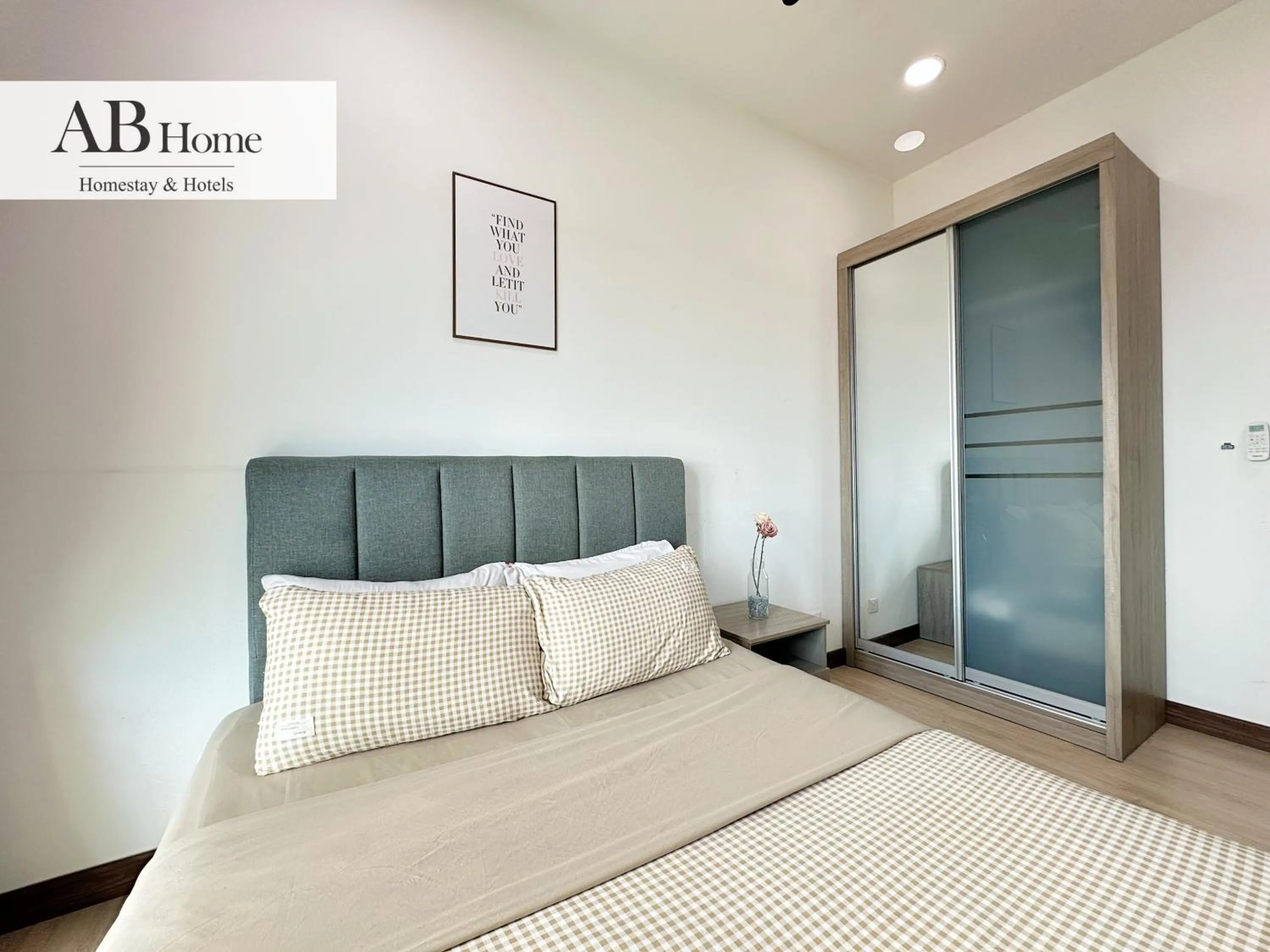 Bedroom, Bed in ABHOME "JAPAN SUITE" #GreenHaven #Olympic Pool #360"SeaView #JB