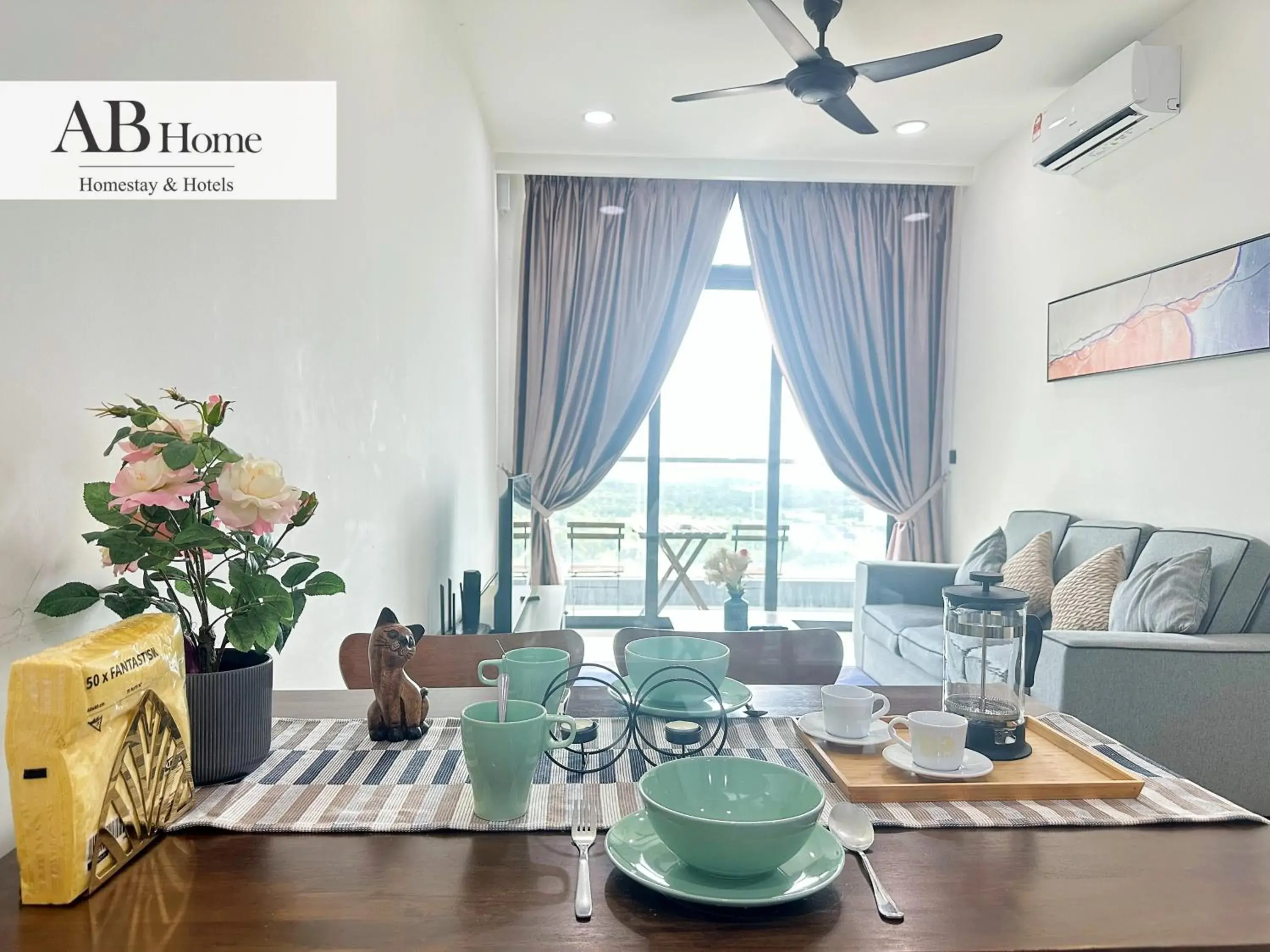 Dining area in ABHOME "JAPAN SUITE" #GreenHaven #Olympic Pool #360"SeaView #JB Dining area in ABHOME "JAPAN SUITE" #GreenHaven #Olympic Pool #360"SeaView #JB