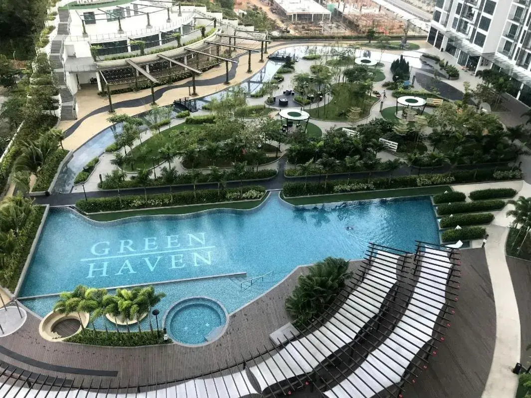 Swimming pool in ABHOME "JAPAN SUITE" #GreenHaven #Olympic Pool #360"SeaView #JB Swimming pool in ABHOME "JAPAN SUITE" #GreenHaven #Olympic Pool #360"SeaView #JB
