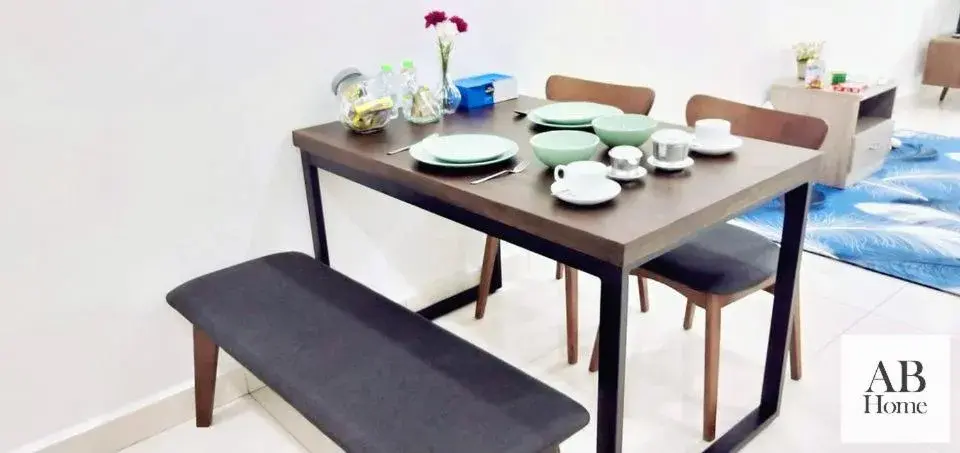 Dining area in ABHOME "JAPAN SUITE" #GreenHaven #Olympic Pool #360"SeaView #JB Dining area in ABHOME "JAPAN SUITE" #GreenHaven #Olympic Pool #360"SeaView #JB