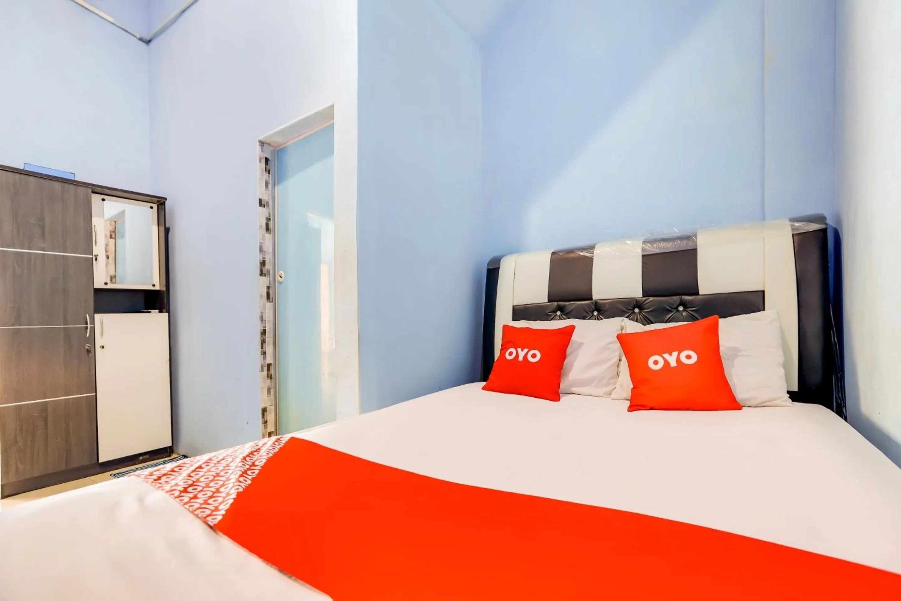 Bedroom, Bed in Hotel O Faster Inn 1