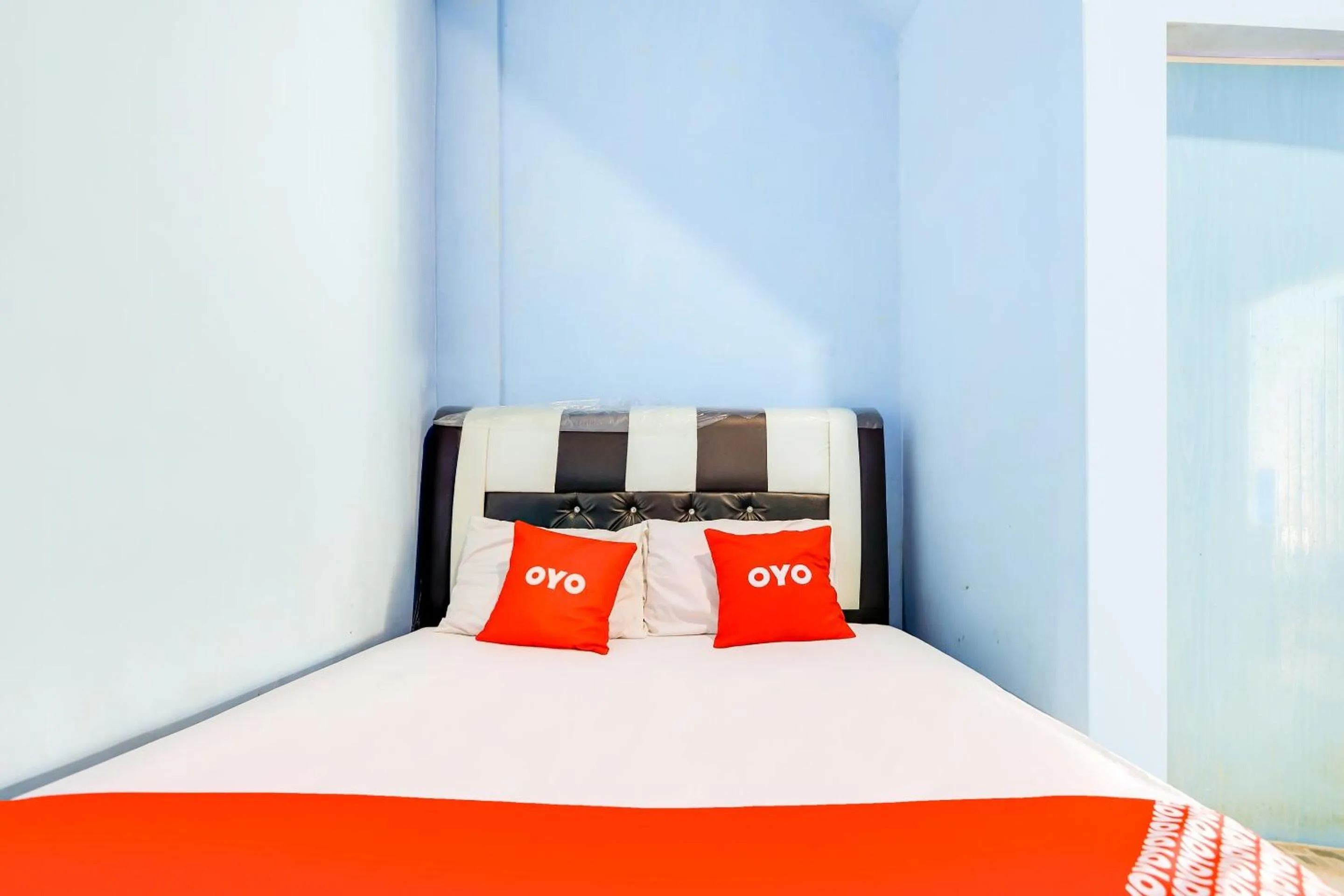 Bedroom, Bed in Hotel O Faster Inn 1