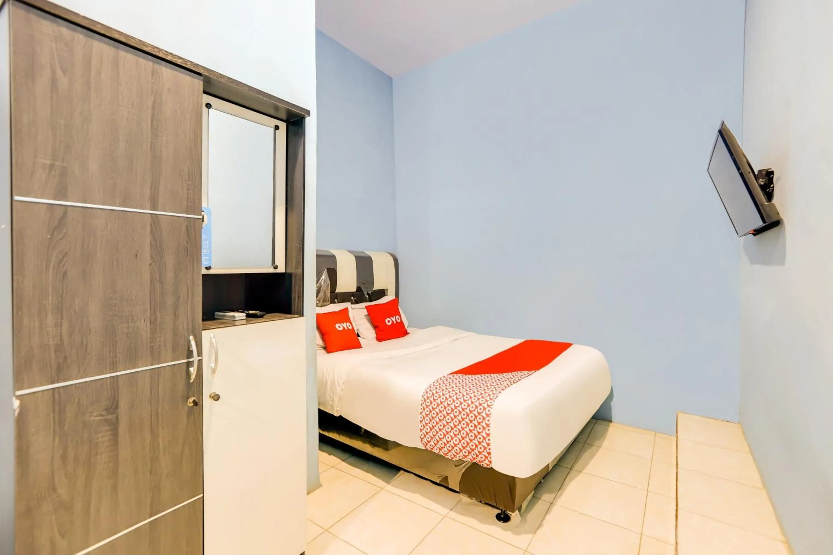 Bedroom, Bed in Hotel O Faster Inn 1