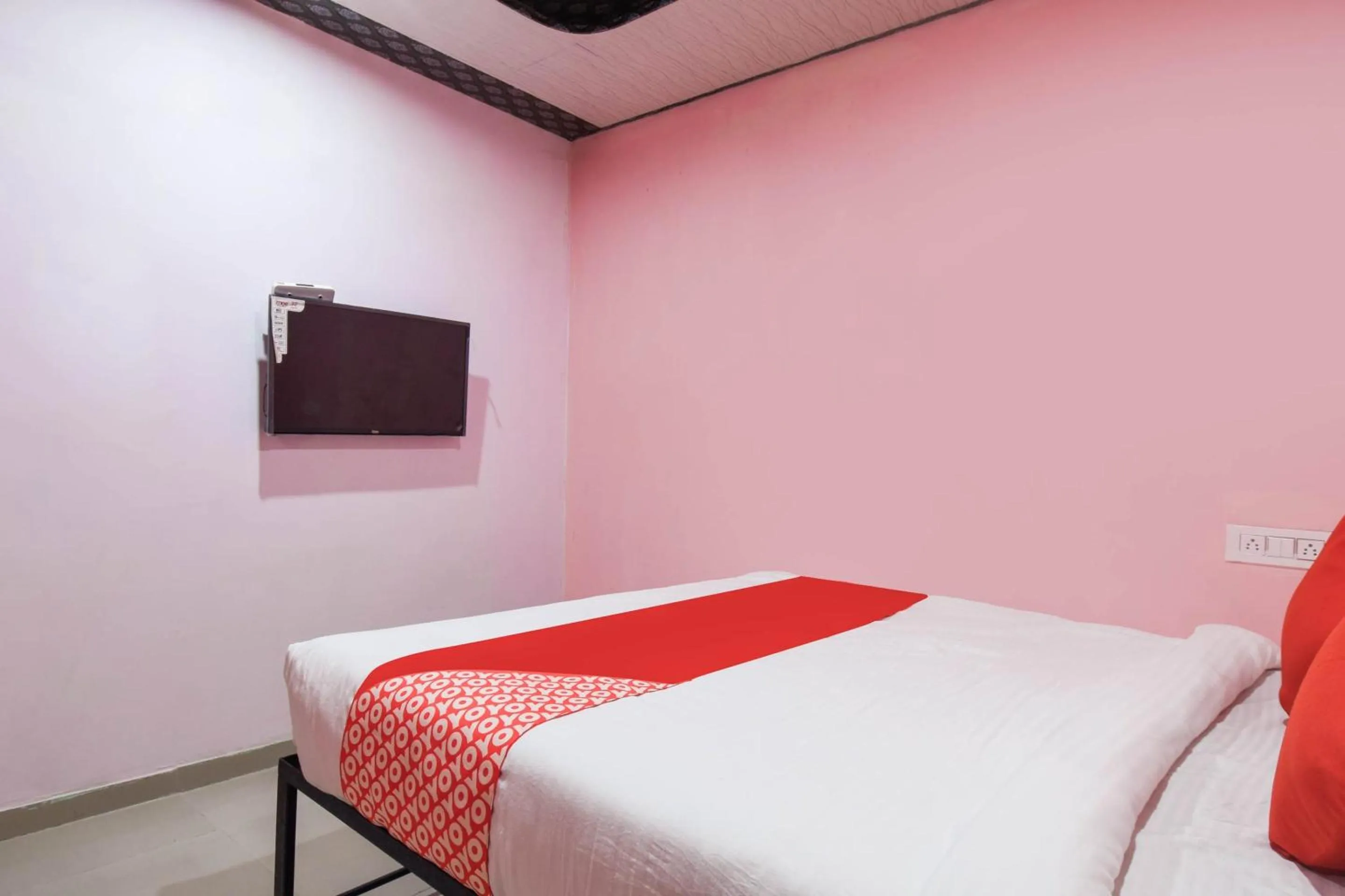 Bedroom, Bed in Hotel O Swastik