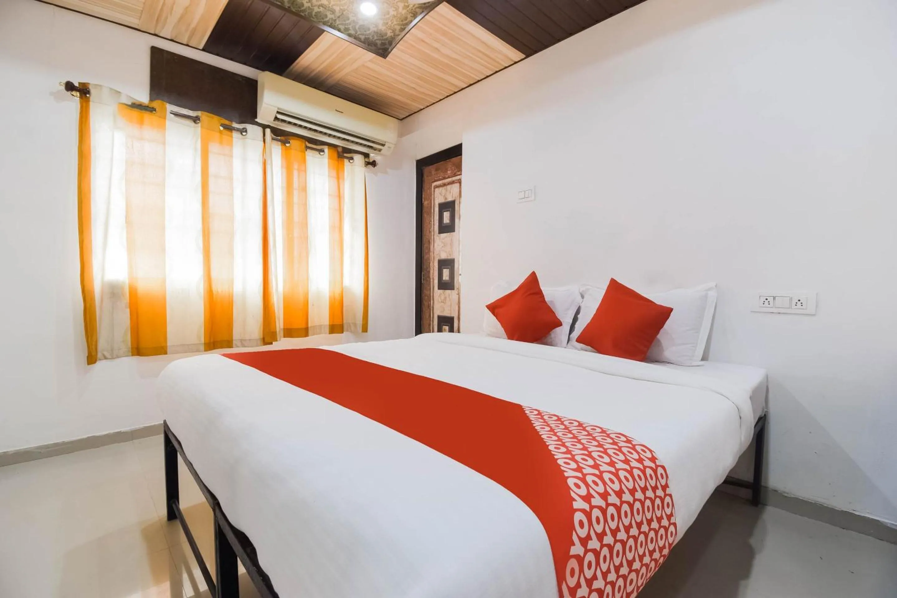 Bedroom, Bed in Hotel O Swastik