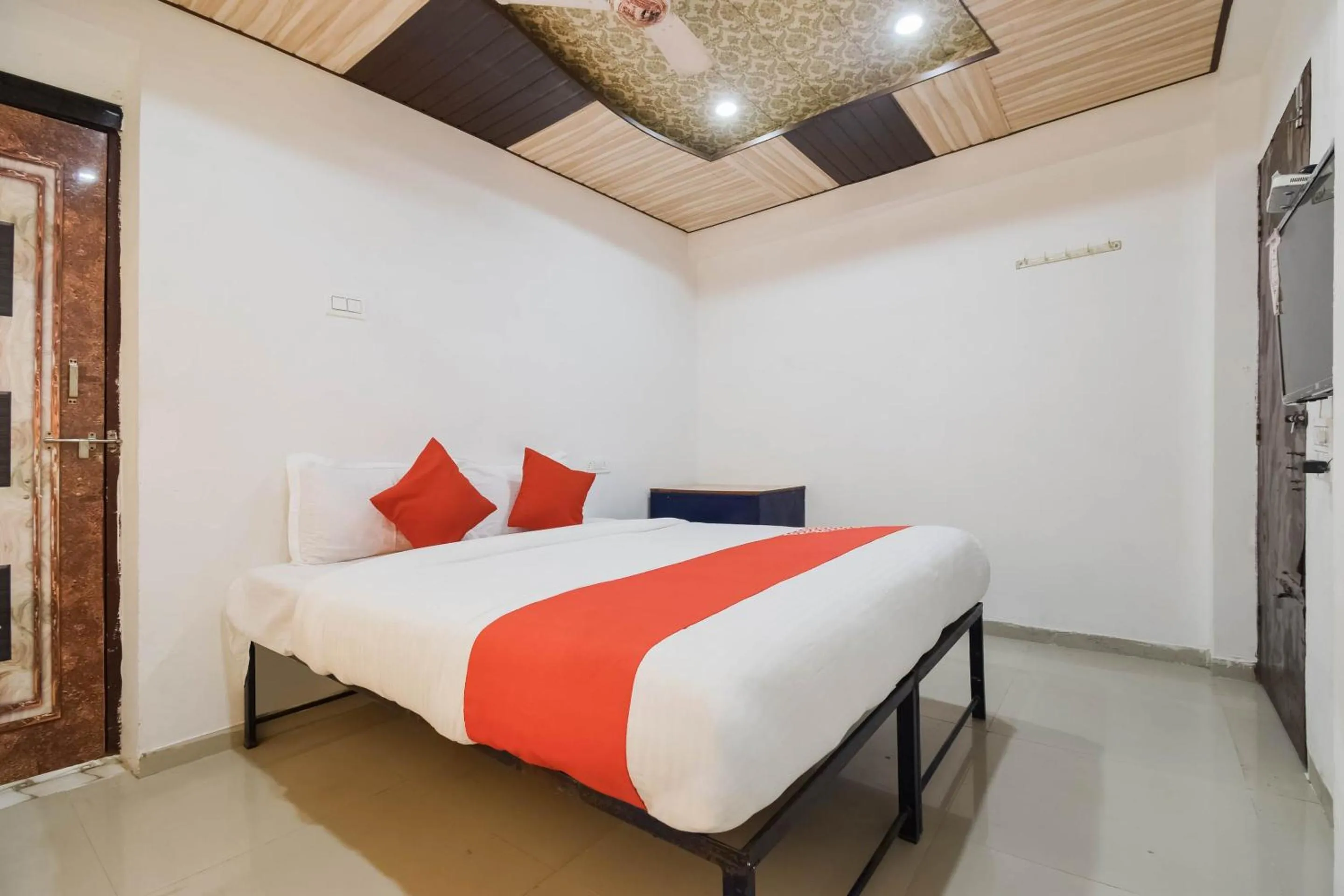 Bedroom, Bed in Hotel O Swastik