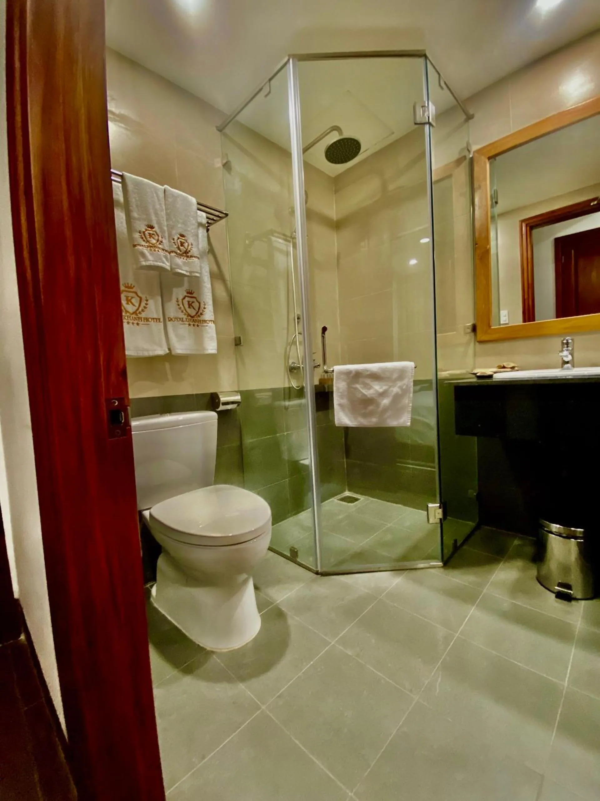 Bathroom in Royal Khanh Hotel