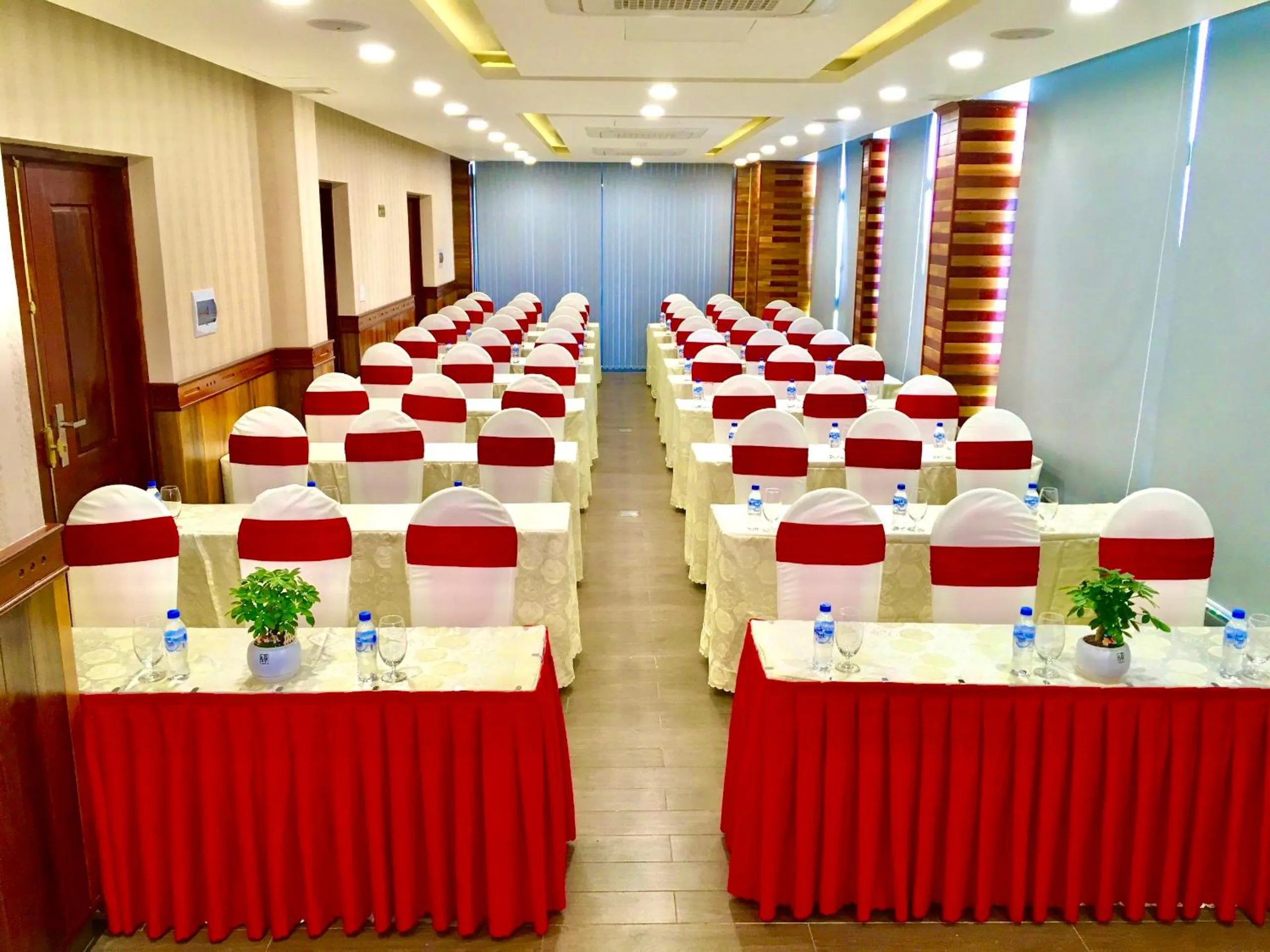 Banquet/Function facilities in Royal Khanh Hotel
