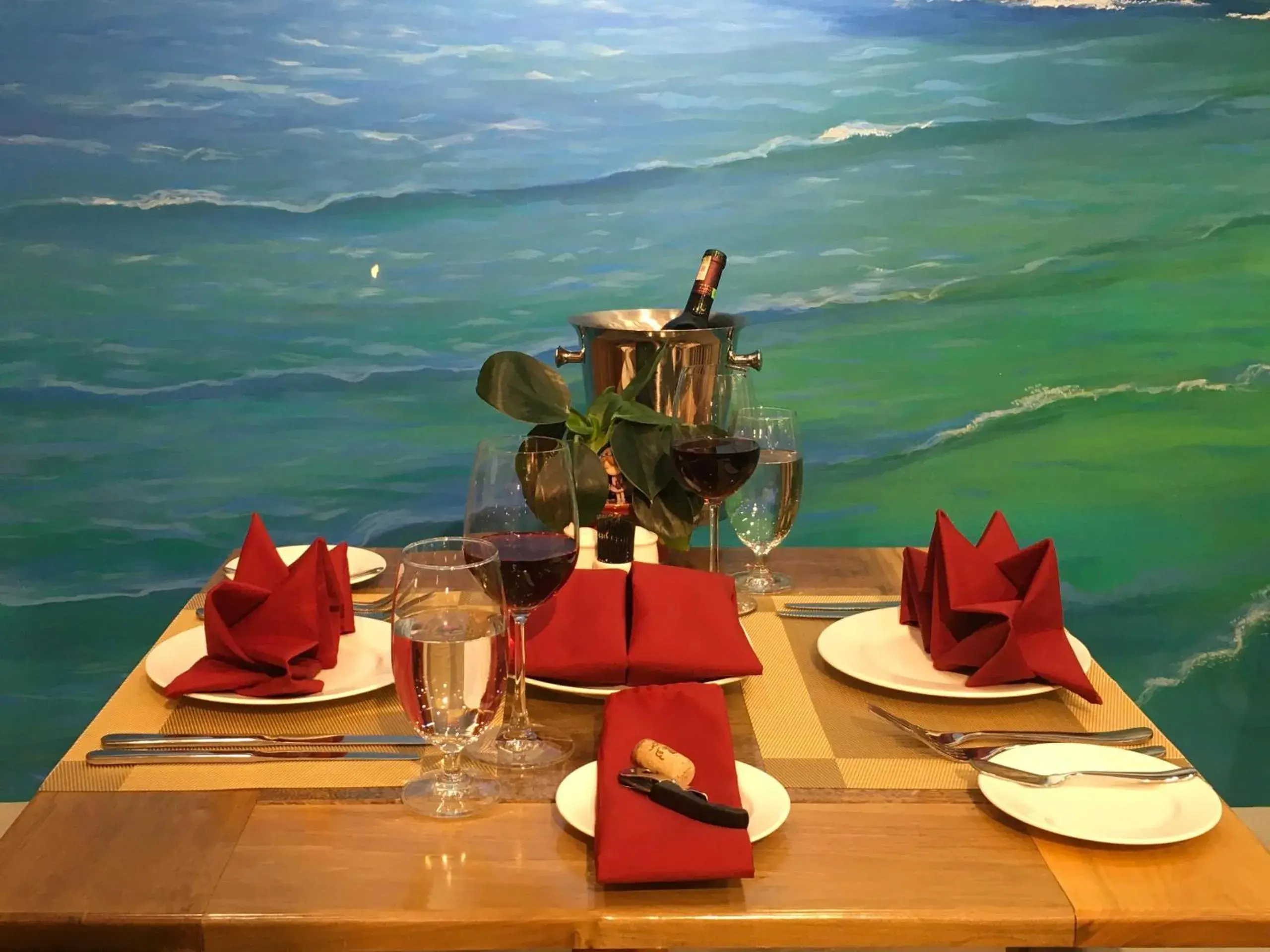 Restaurant/places to eat in Royal Khanh Hotel Restaurant/places to eat in Royal Khanh Hotel