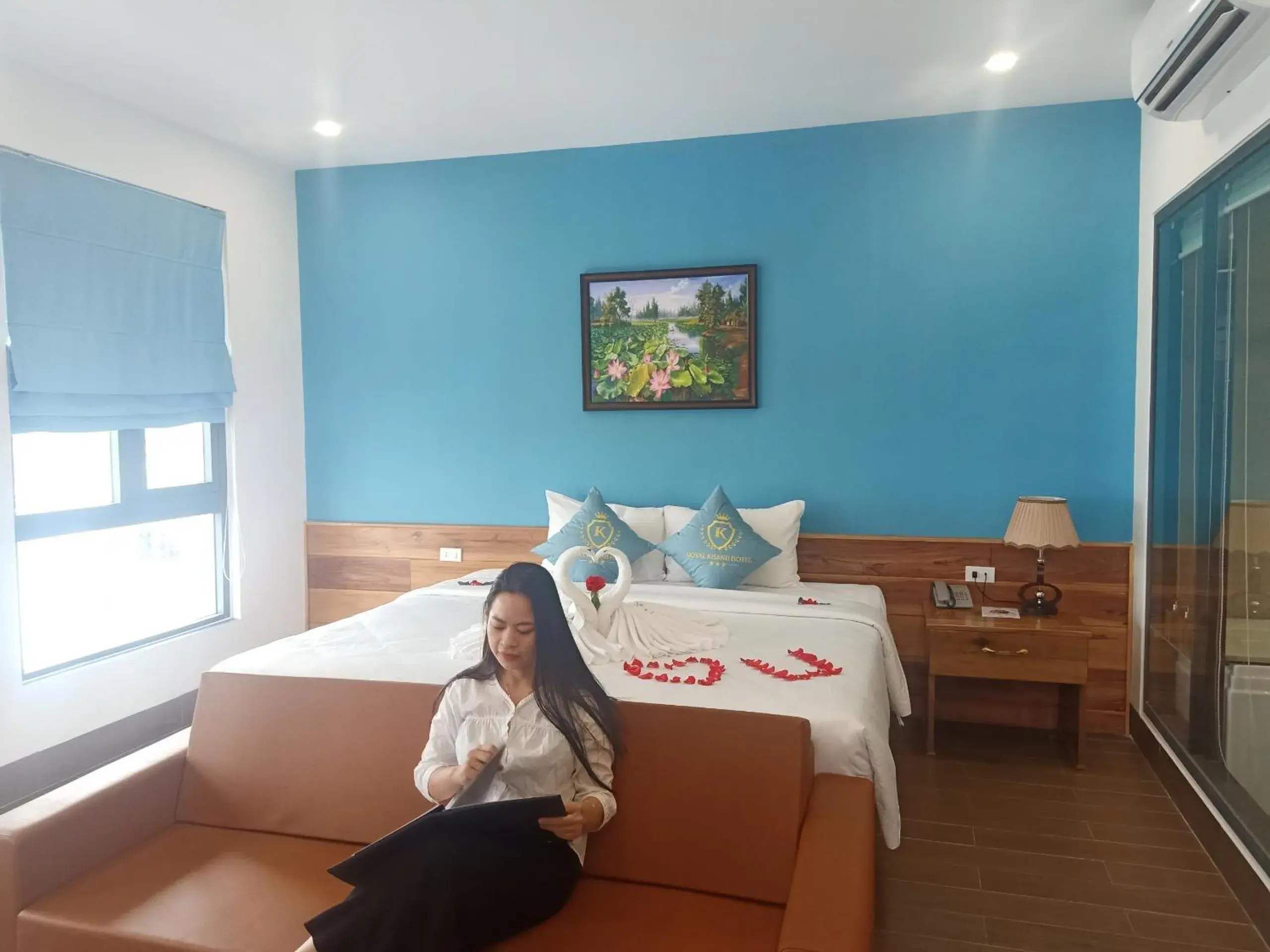 People, Bed in Royal Khanh Hotel People, Bed in Royal Khanh Hotel