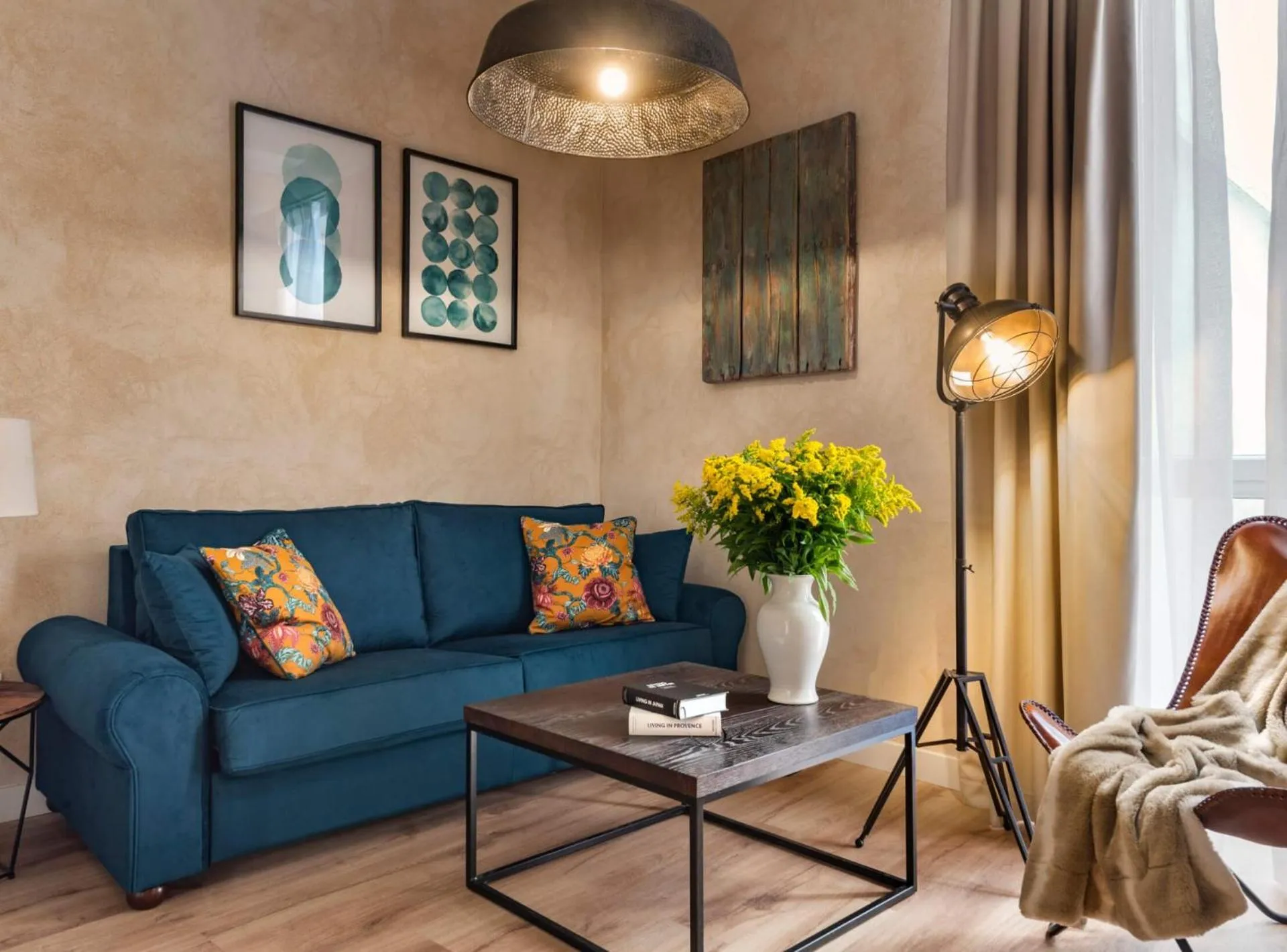 Living room in Casa Sevilla 1855 Suites by Época