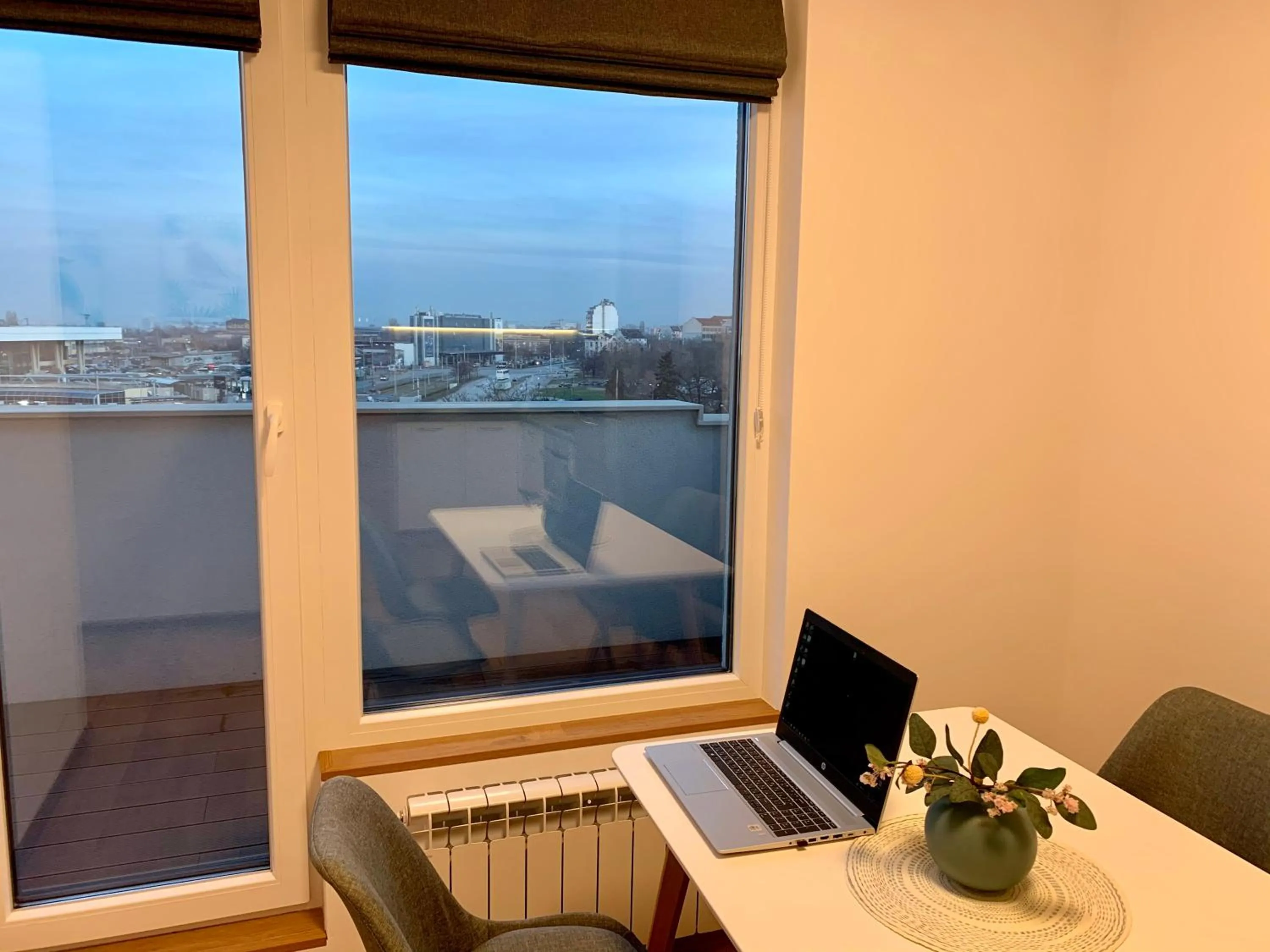 Business facilities in Gardenia Apartments