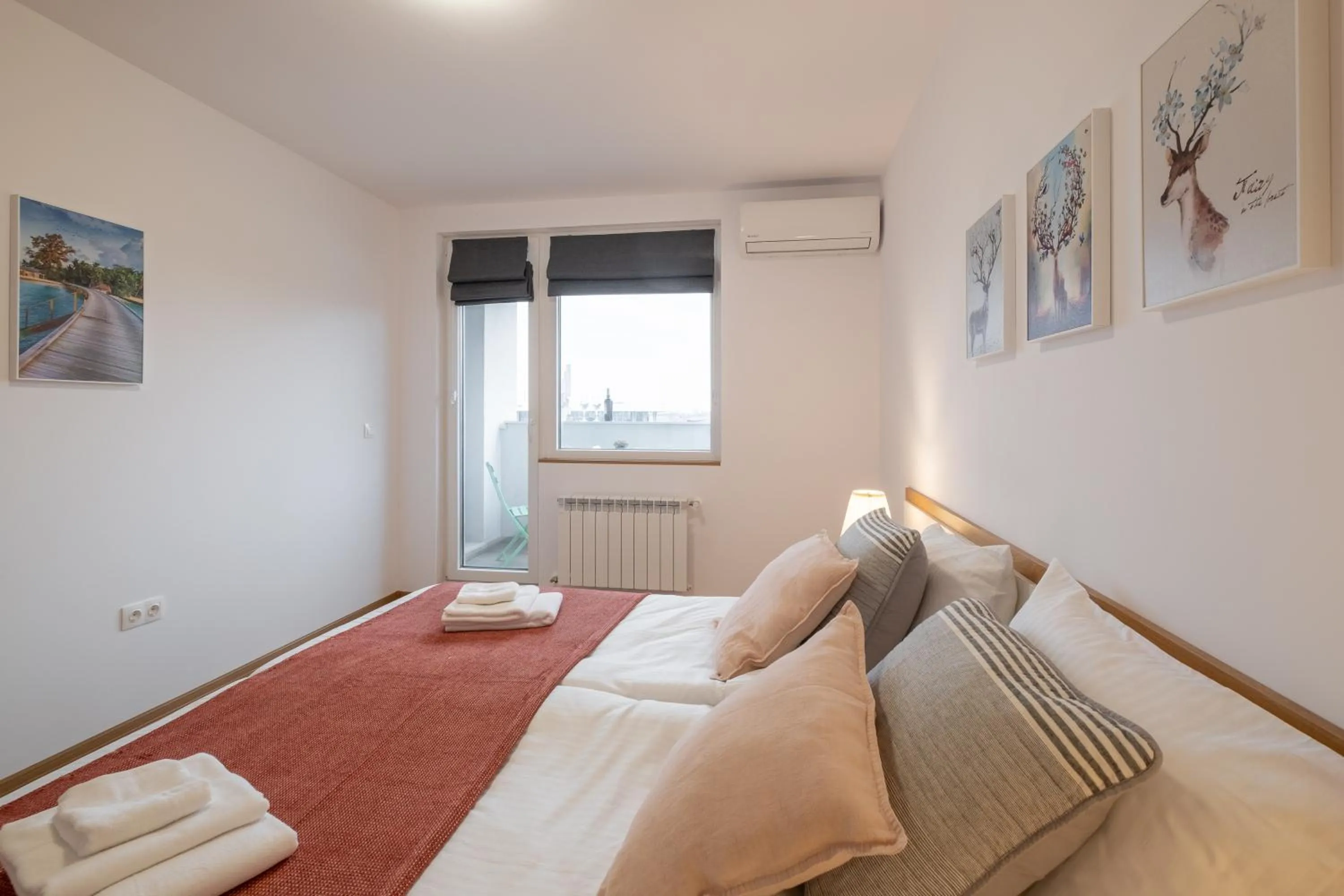 Bedroom, Bed in Gardenia Apartments