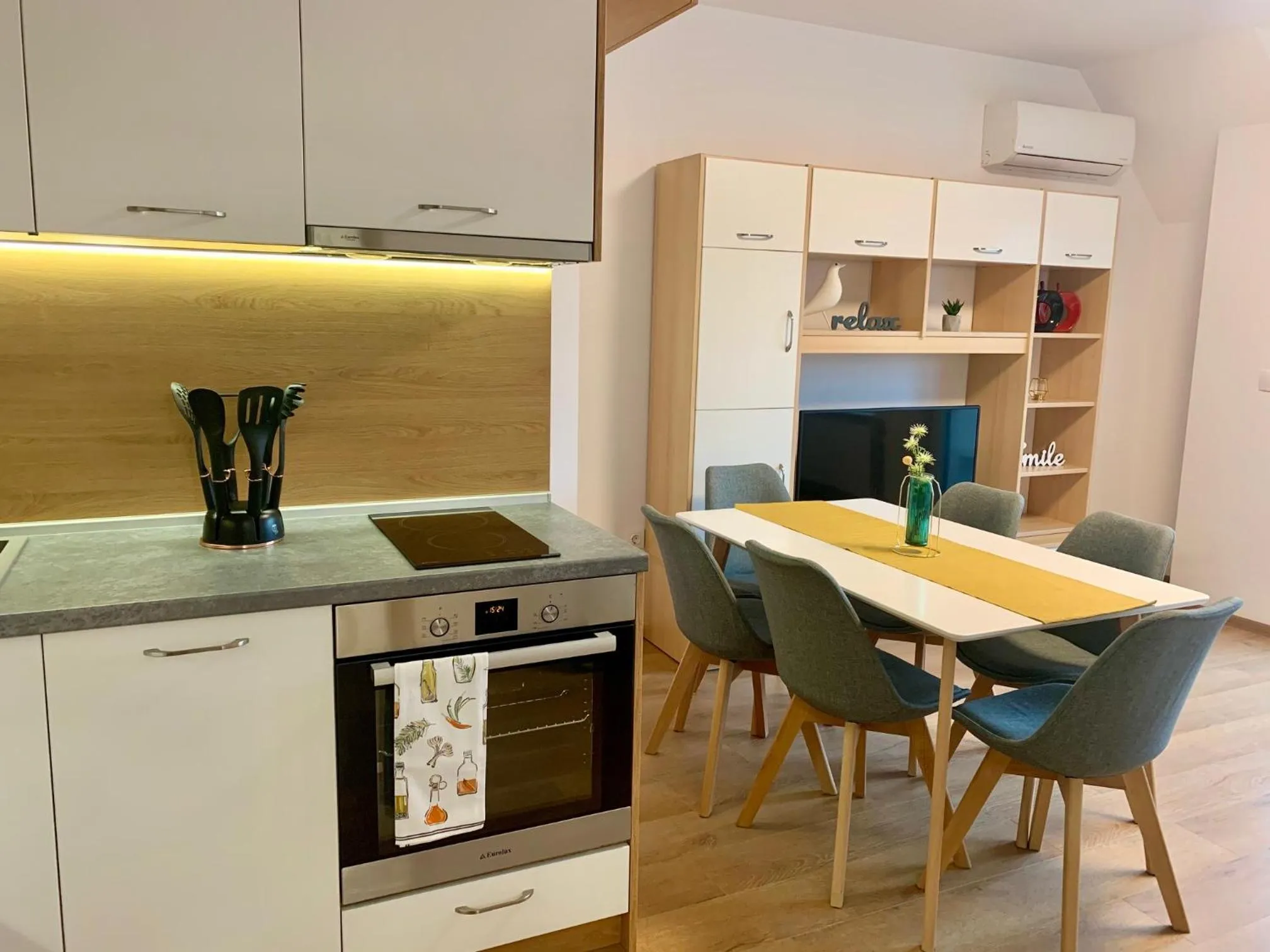 Kitchen or kitchenette in Gardenia Apartments
