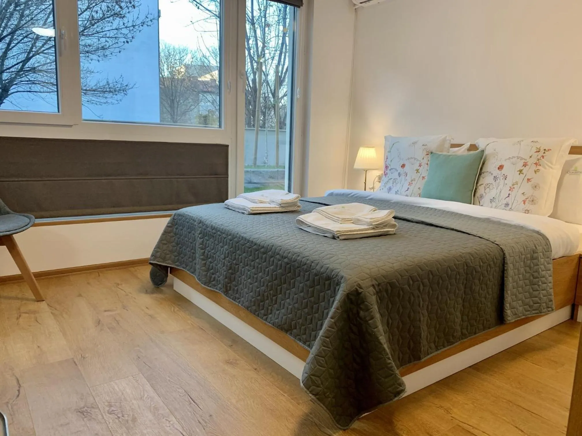 Bedroom, Bed in Gardenia Apartments