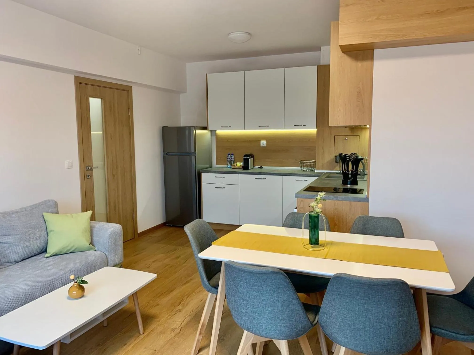 Kitchen or kitchenette in Gardenia Apartments