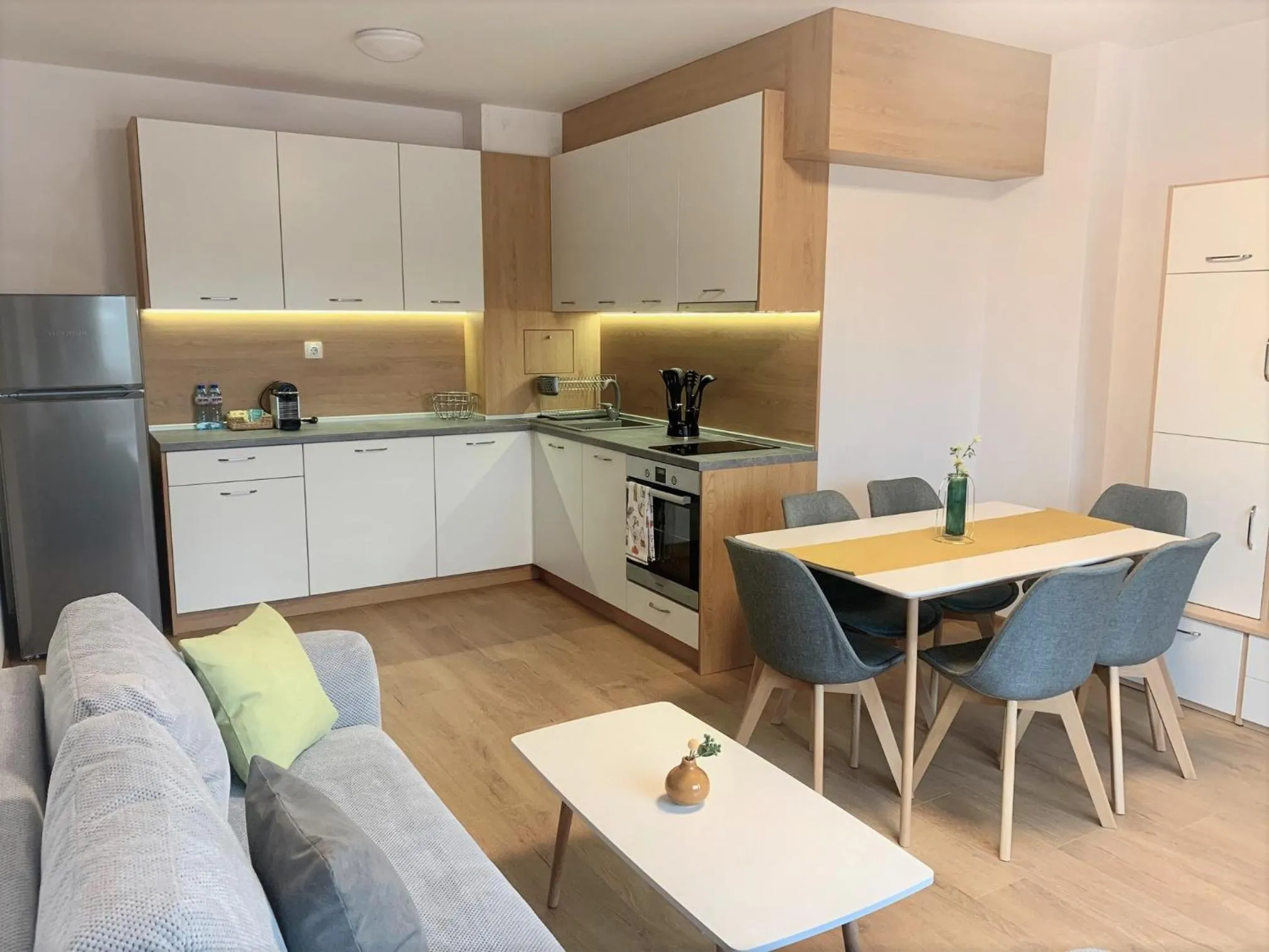 Kitchen or kitchenette in Gardenia Apartments
