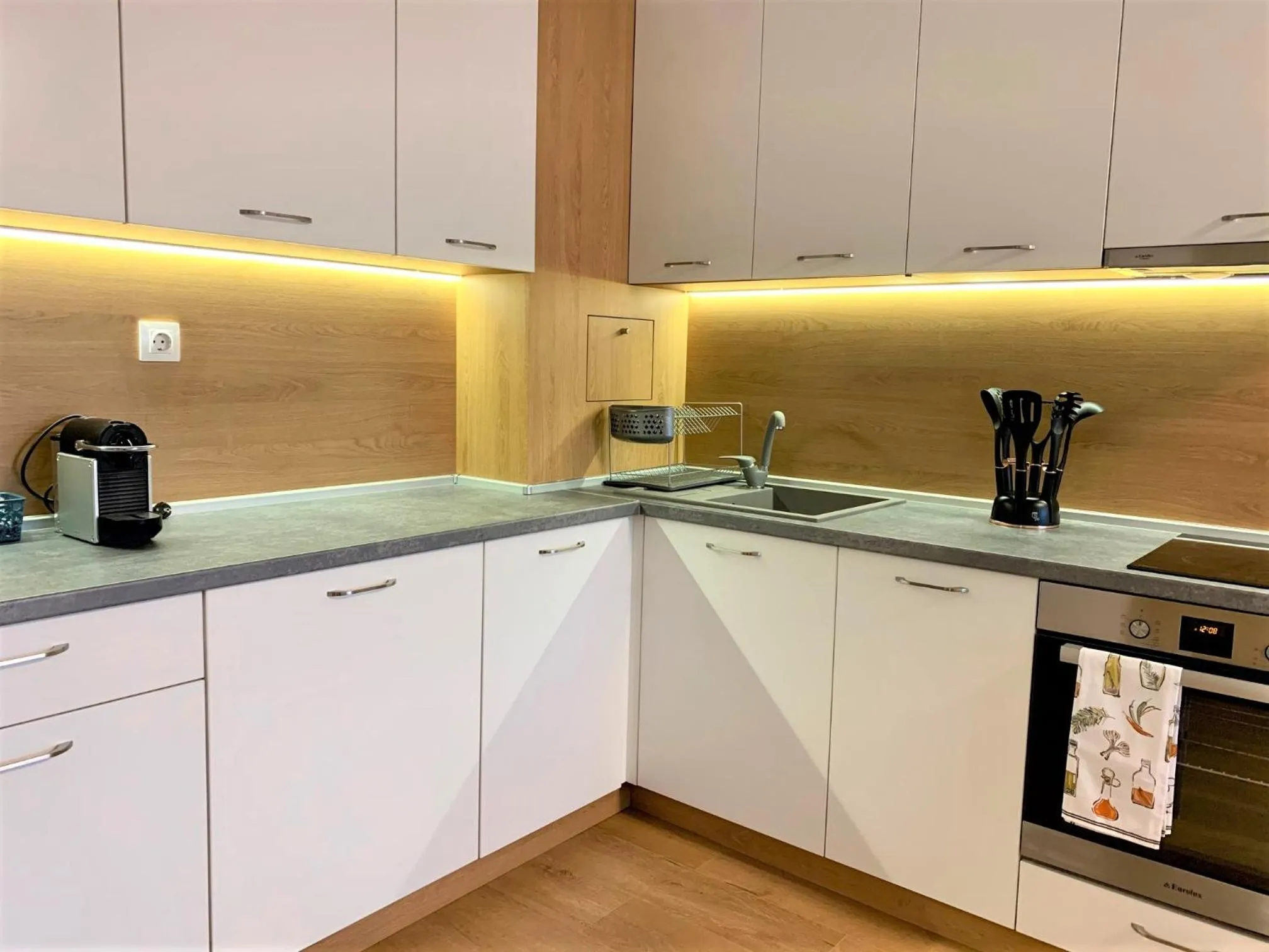 Kitchen or kitchenette in Gardenia Apartments
